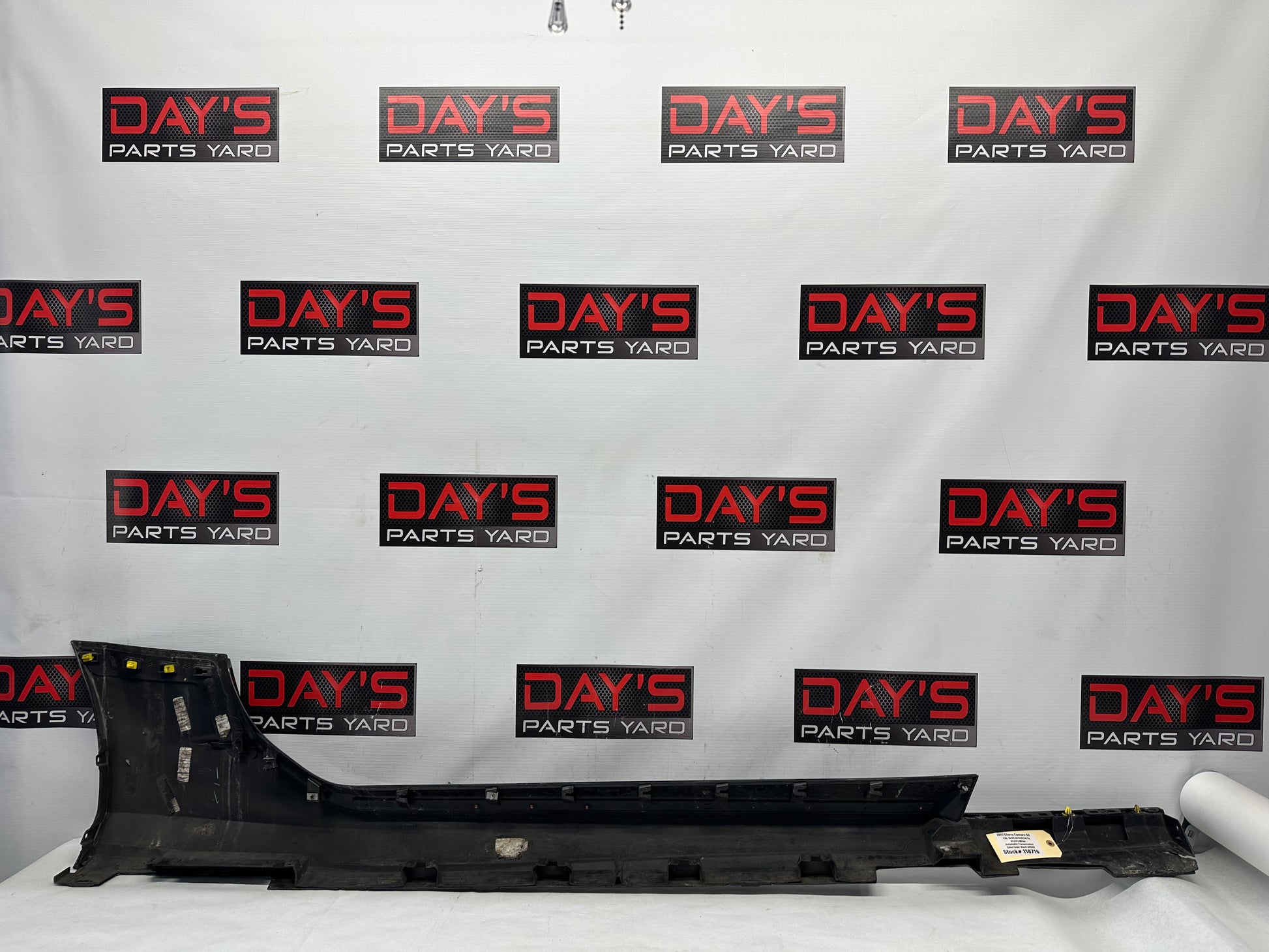 2017 Chevy Camaro SS LH Driver Rocker Molding OEM - Day's Parts Yard