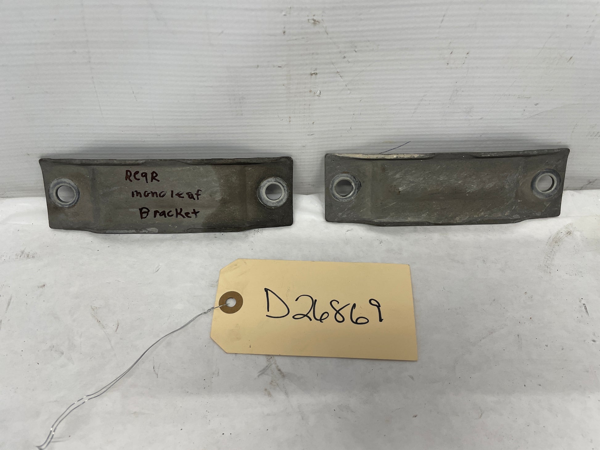 2008 Chevy Corvette RH & LH Rear Mono Leaf Brackets OEM - Day's Parts Yard