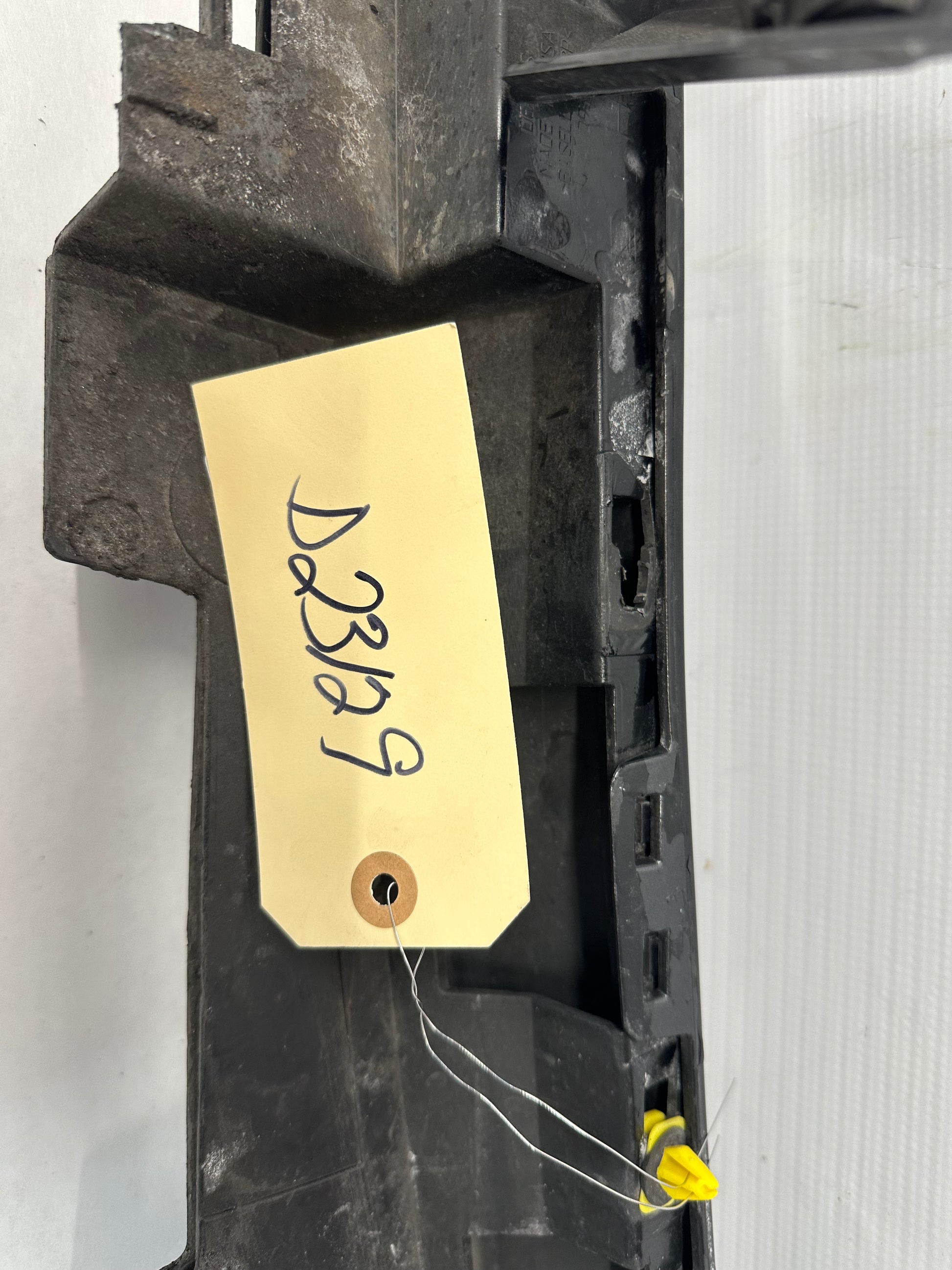 2017 Chevy Camaro SS LH Driver Rocker Molding OEM - Day's Parts Yard