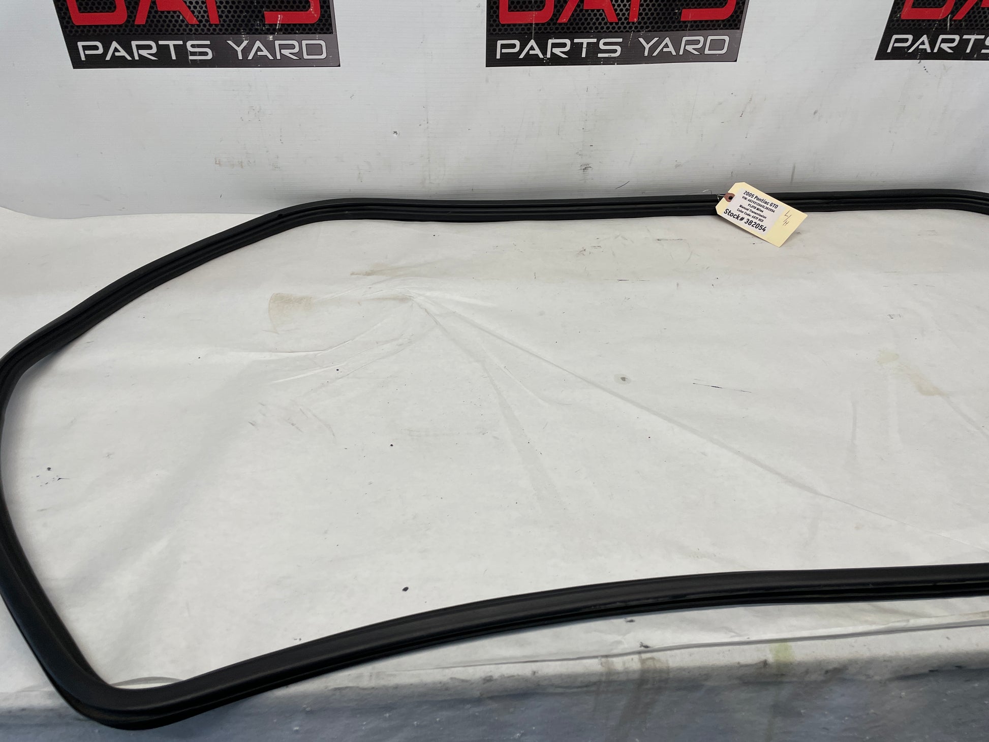 2005 Pontiac GTO LH Driver Door Weather Strip OEM - Day's Parts Yard