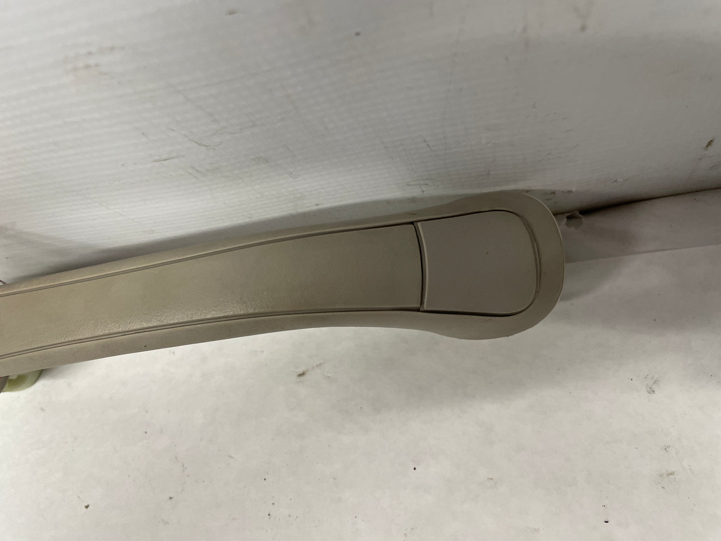 2013 GMC Sierra C1500 SLE RH Passenger Front Grab Handle OEM - Day's Parts Yard