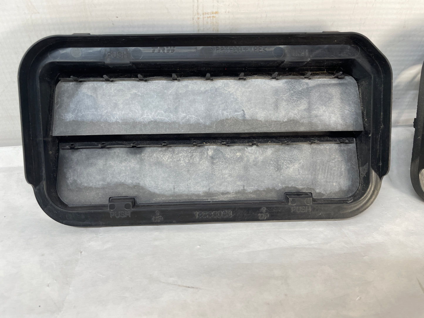 2017 Chevy SS Sedan RH & LH Rear Quarter Air Pressure Vent Grill OEM - Day's Parts Yard
