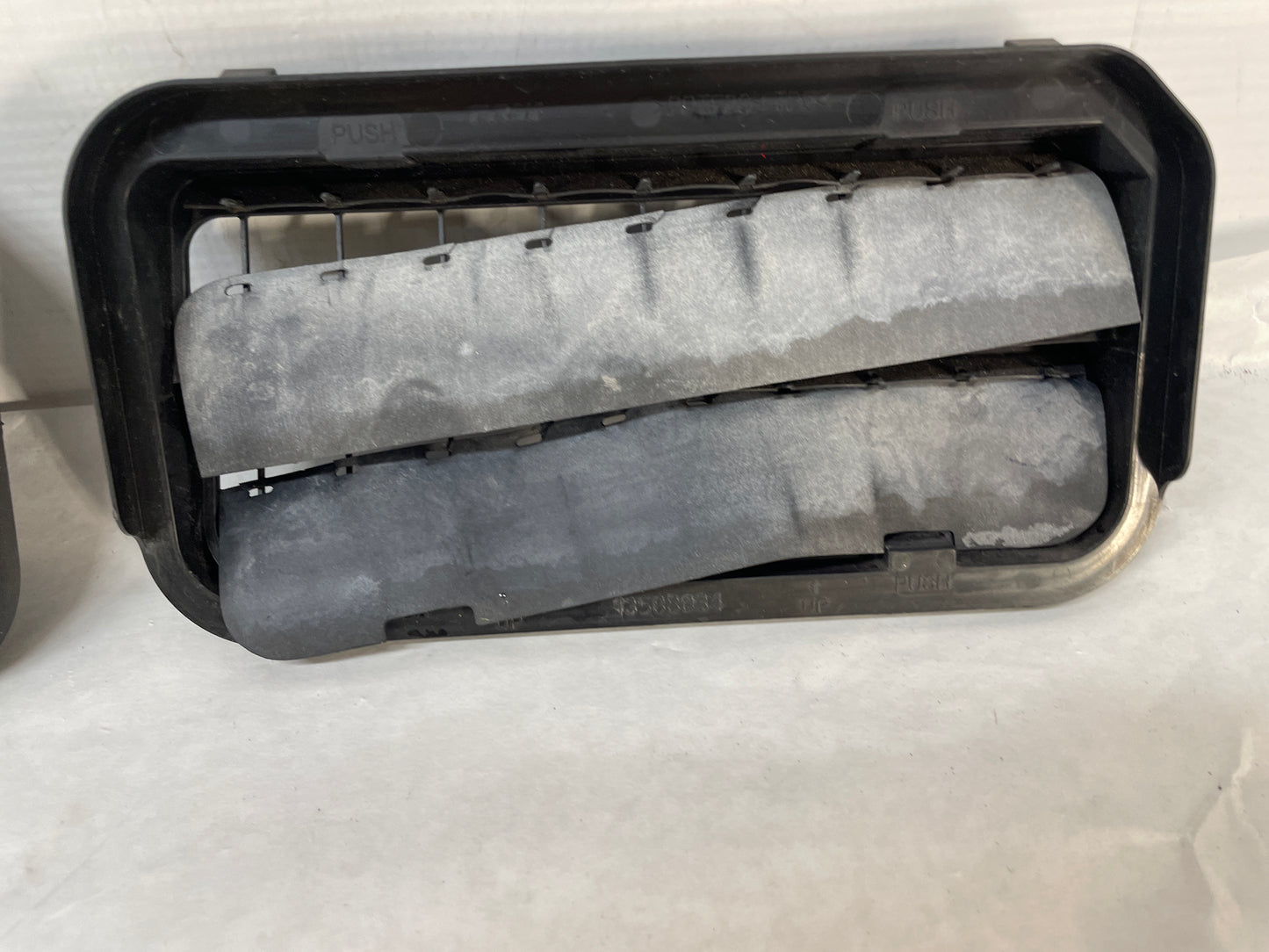 2017 Chevy SS Sedan RH & LH Rear Quarter Air Pressure Vent Grill OEM - Day's Parts Yard
