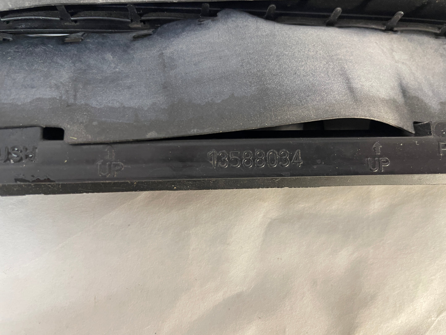 2017 Chevy SS Sedan RH & LH Rear Quarter Air Pressure Vent Grill OEM - Day's Parts Yard