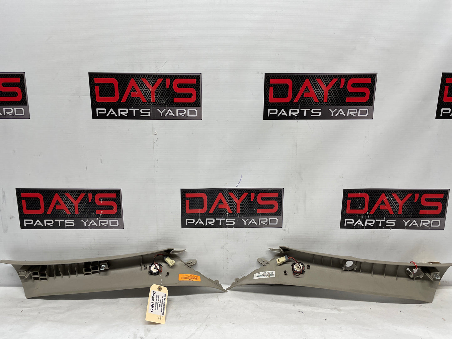 2013 GMC Sierra C1500 SLE RH & LH A Pillar Trim OEM - Day's Parts Yard