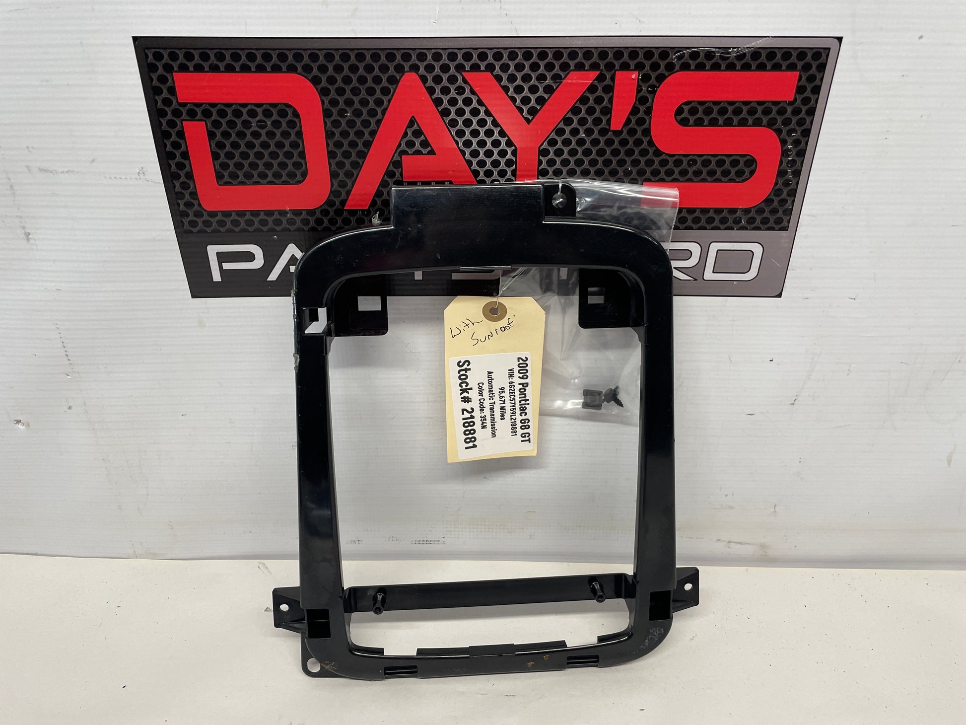 2009 Pontiac G8 GT Over Head Dome Light Frame w/ Hardware OEM - Day's Parts Yard