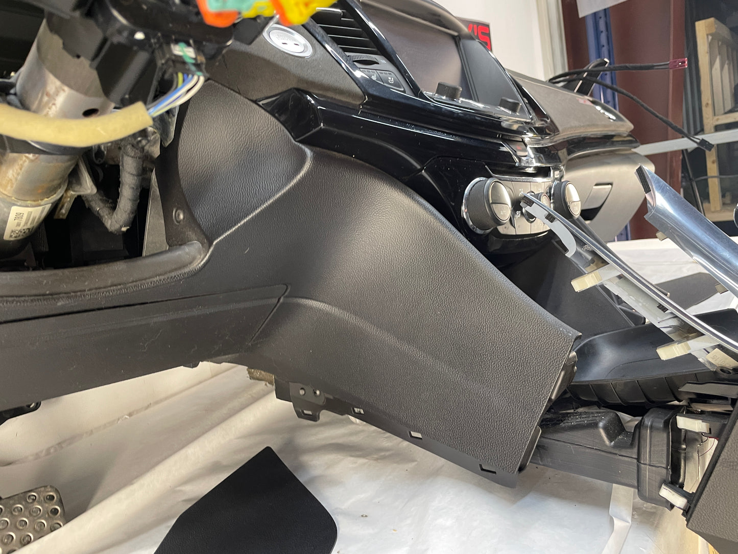 2015 Chevy SS Sedan Complete Dash & Center Console w/ Shifter OEM