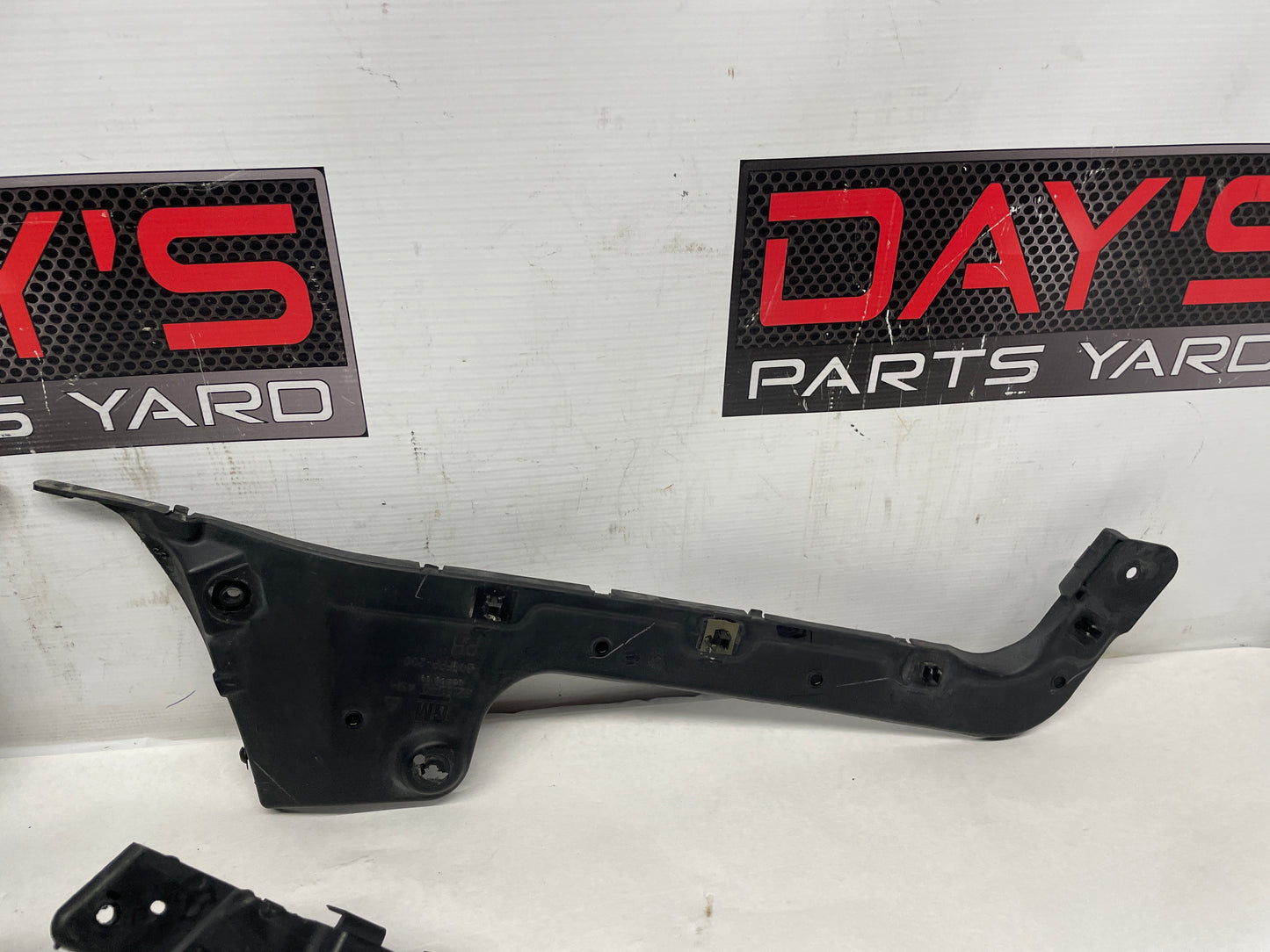 2013 Chevy Caprice Rear Bumper Guide Brackets Supports Mounts OEM - Day's Parts Yard