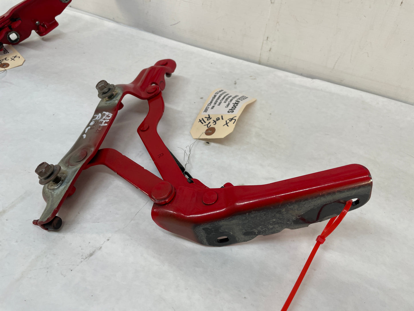 2017 Chevy SS Sedan RH & LH Trunk Hinges OEM - Day's Parts Yard