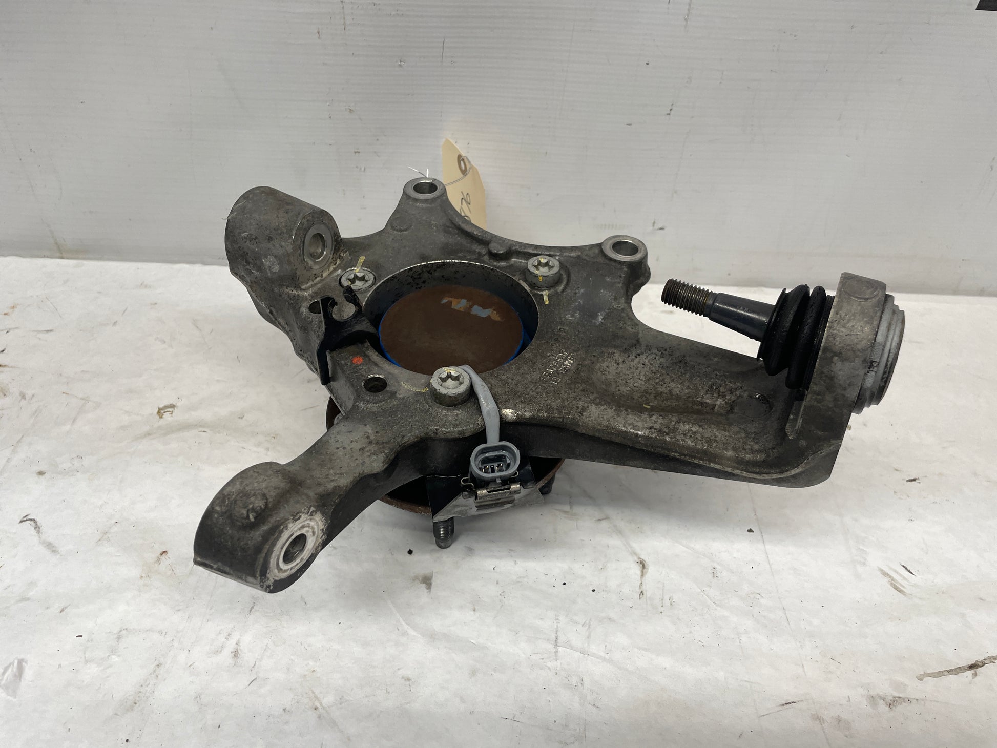 2008 Chevy Corvette LH Driver Front Suspension Spindle Knuckle Hub OEM - Day's Parts Yard