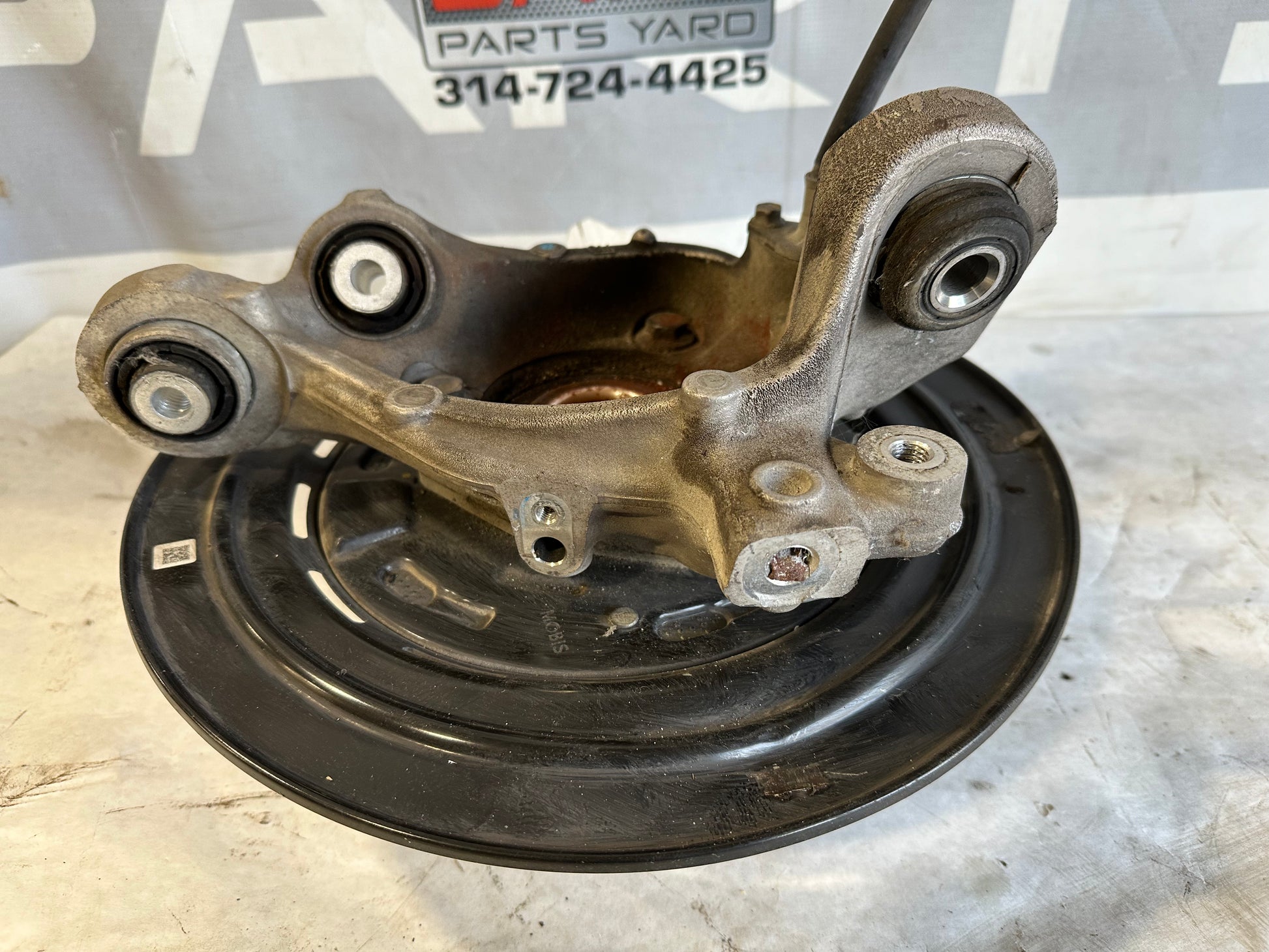 2017 Chevy Camaro ZL1 Rear RH Passenger Spindle Knuckle Hub OEM - Day's Parts Yard