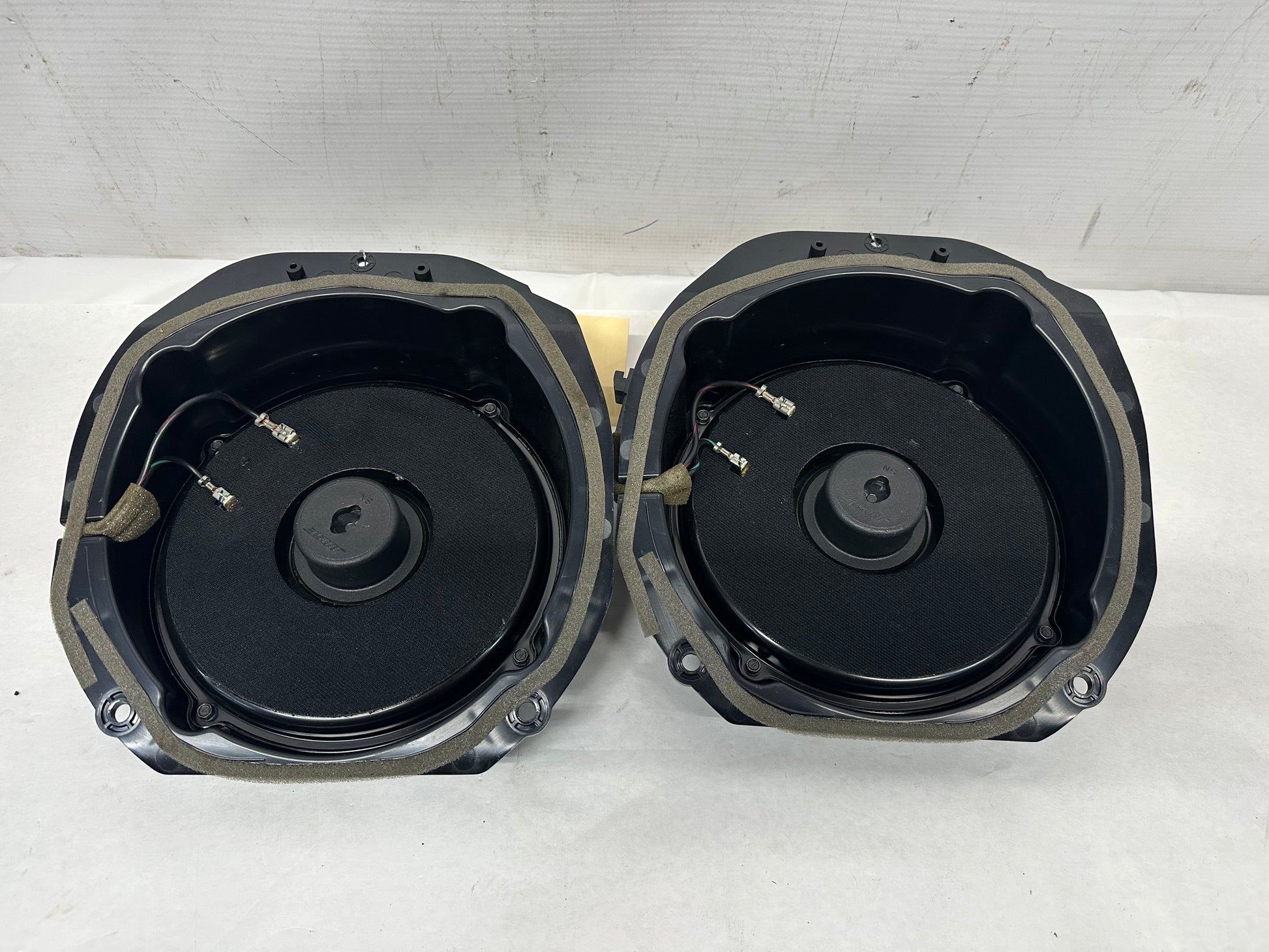 2017 Chevy Camaro SS RH & LH Bose Rear Package Tray Speakers OEM - Day's Parts Yard