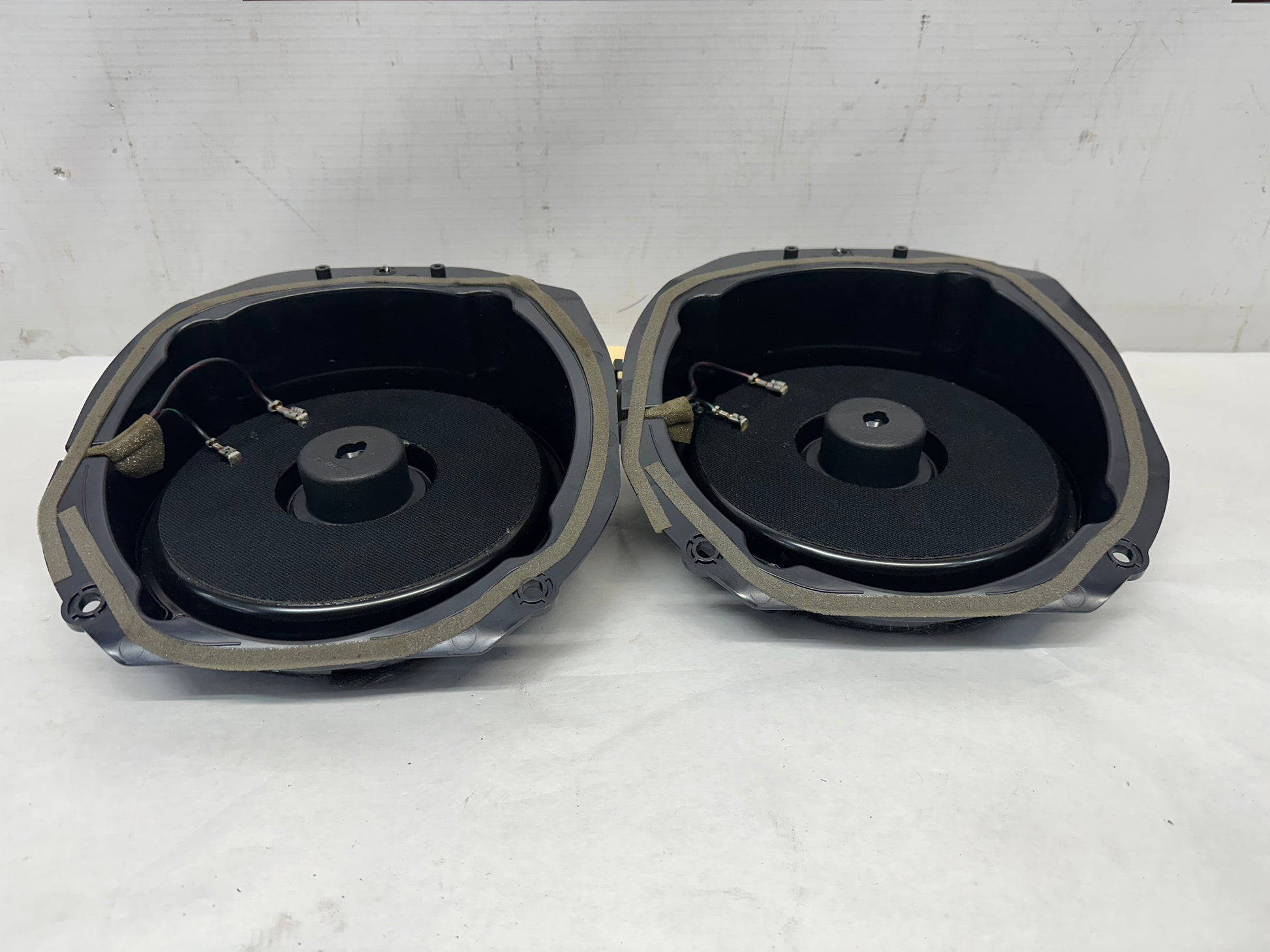 2017 Chevy Camaro SS RH & LH Bose Rear Package Tray Speakers OEM - Day's Parts Yard