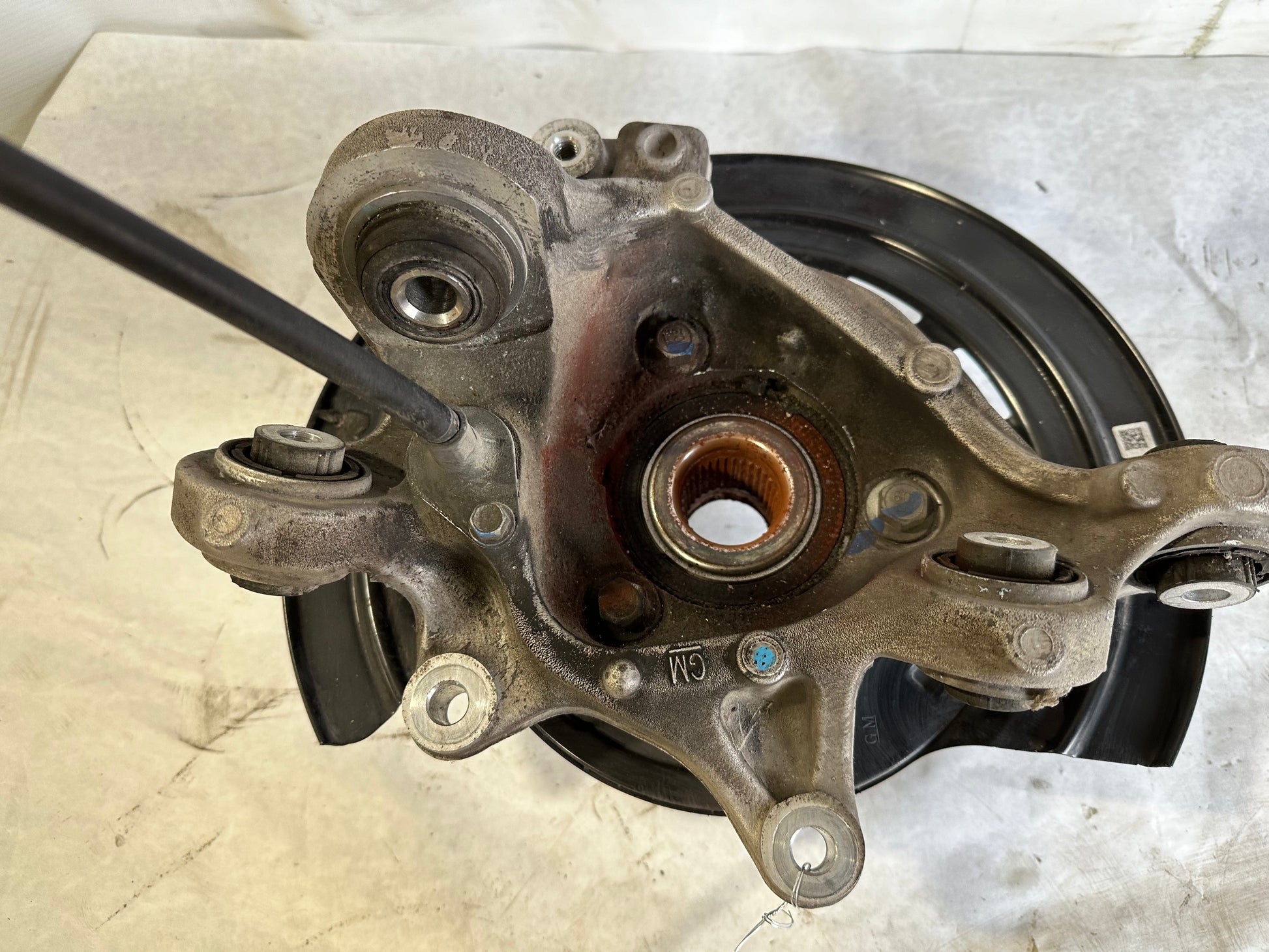 2017 Chevy Camaro ZL1 Rear RH Passenger Spindle Knuckle Hub OEM - Day's Parts Yard
