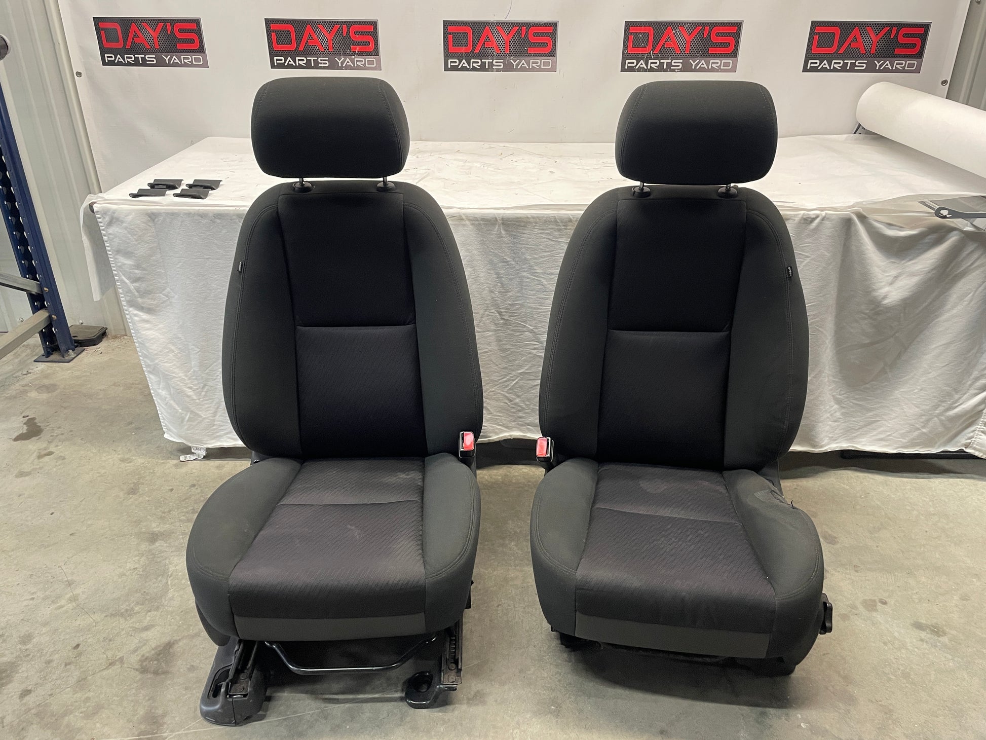 2015 Chevy Silverado K1500 Seats RH & LH Front Black Cloth OEM LOCAL PICK UP - Day's Parts Yard