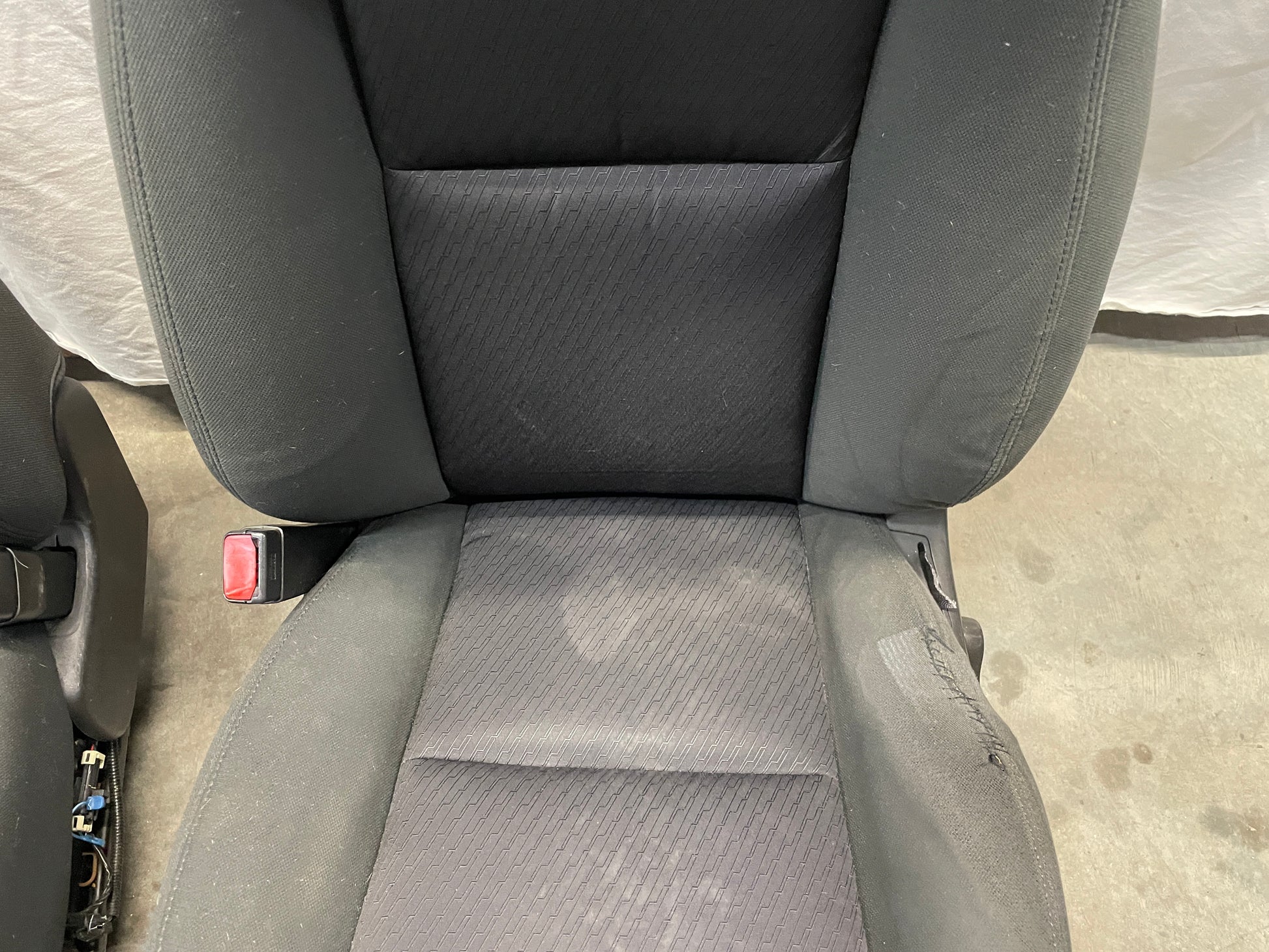 2015 Chevy Silverado K1500 Seats RH & LH Front Black Cloth OEM LOCAL PICK UP - Day's Parts Yard