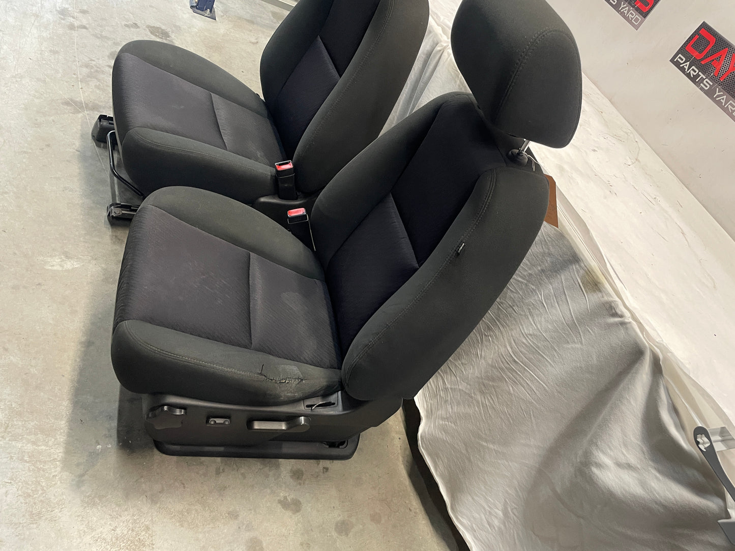 2015 Chevy Silverado K1500 Seats RH & LH Front Black Cloth OEM LOCAL PICK UP - Day's Parts Yard