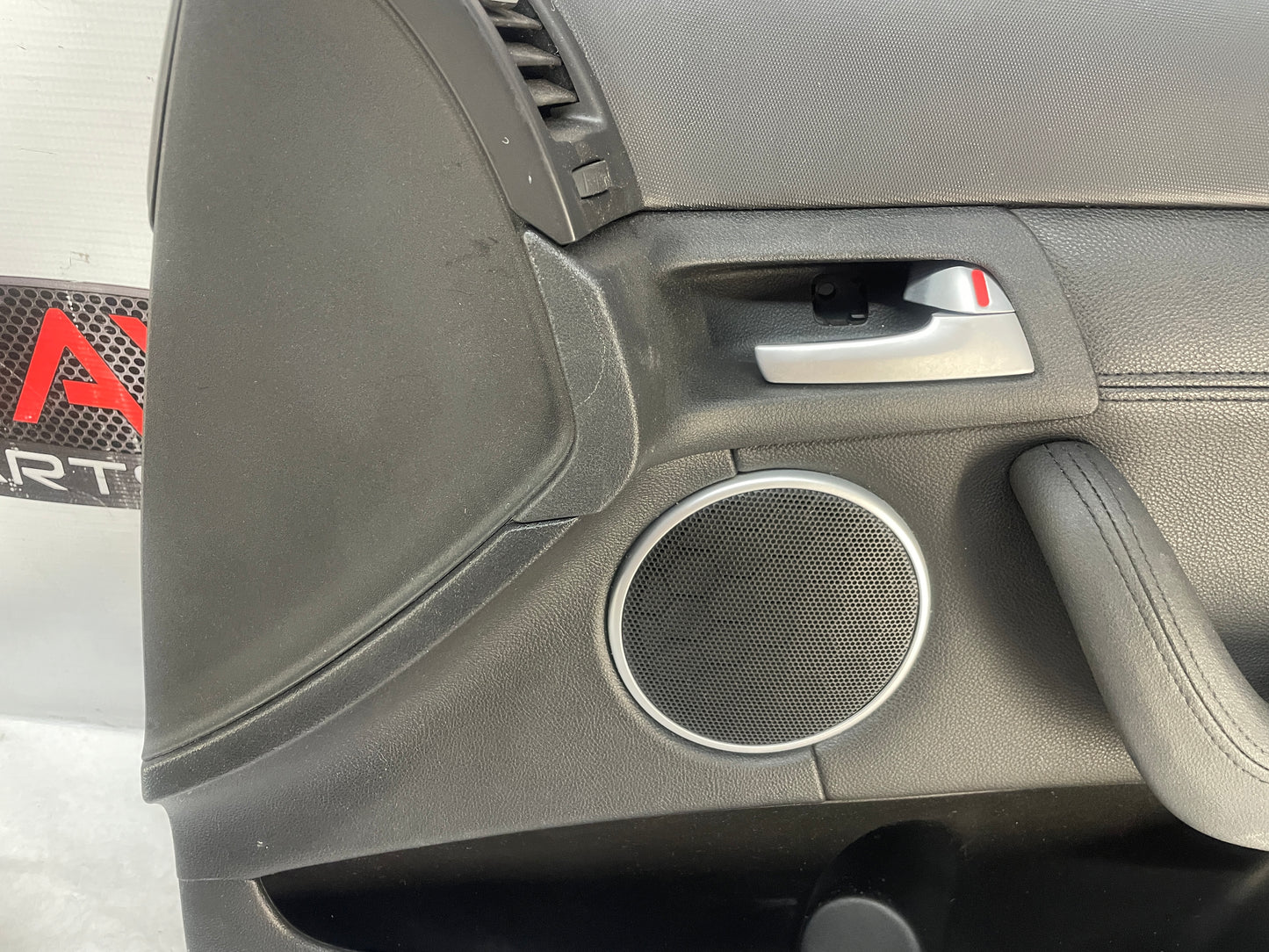 2009 Pontiac G8 RH Passenger Front Interior Door Panel Trim OEM