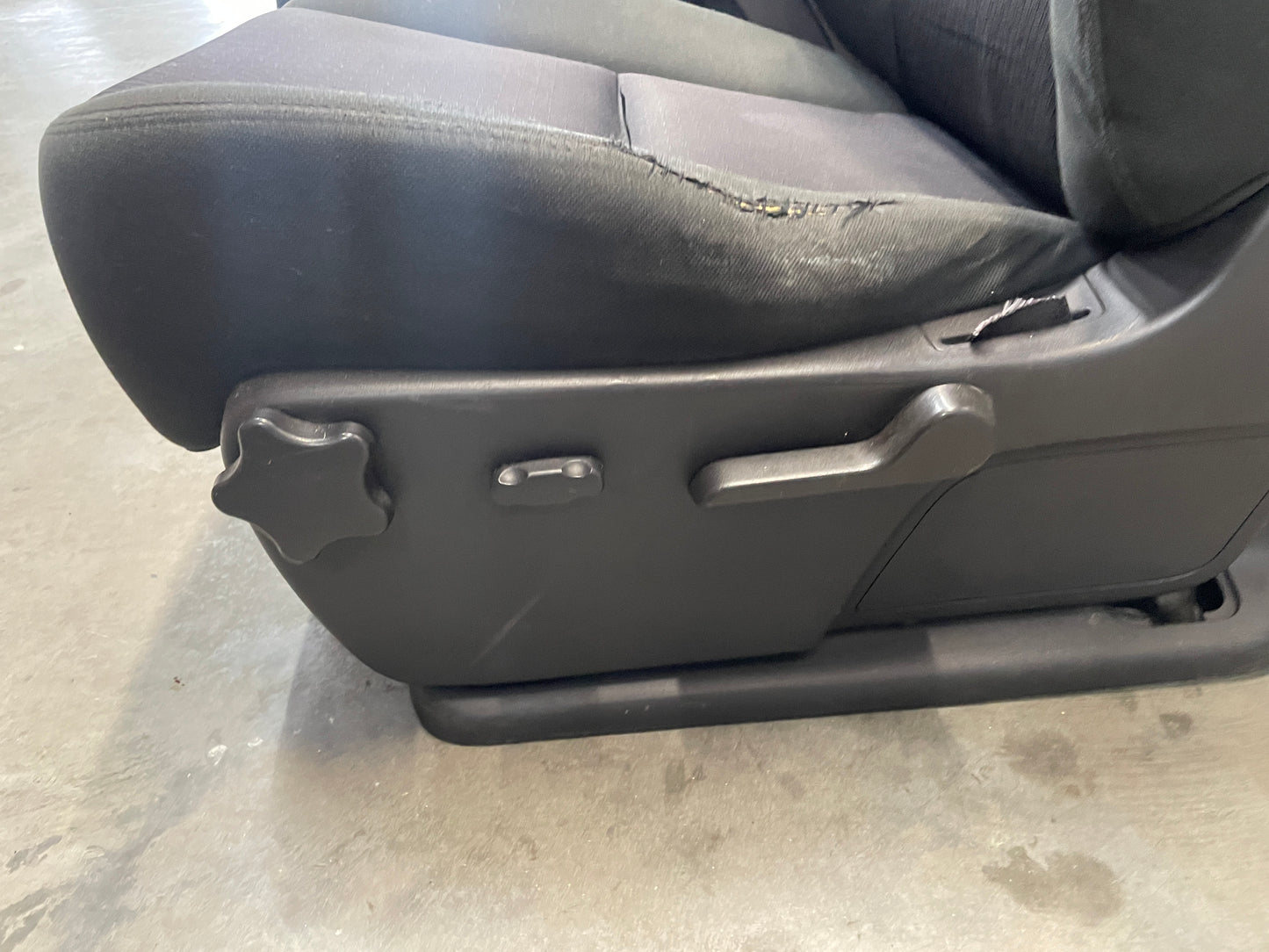 2015 Chevy Silverado K1500 Seats RH & LH Front Black Cloth OEM LOCAL PICK UP - Day's Parts Yard