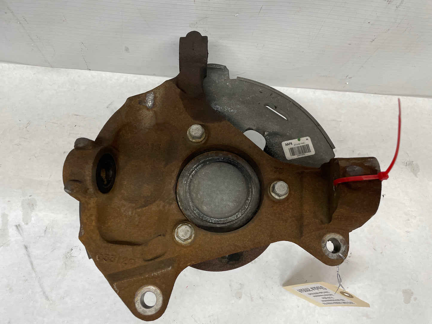2013 GMC Sierra C1500 SLE RH Passenger Front Spindle Knuckle Hub OEM - Day's Parts Yard