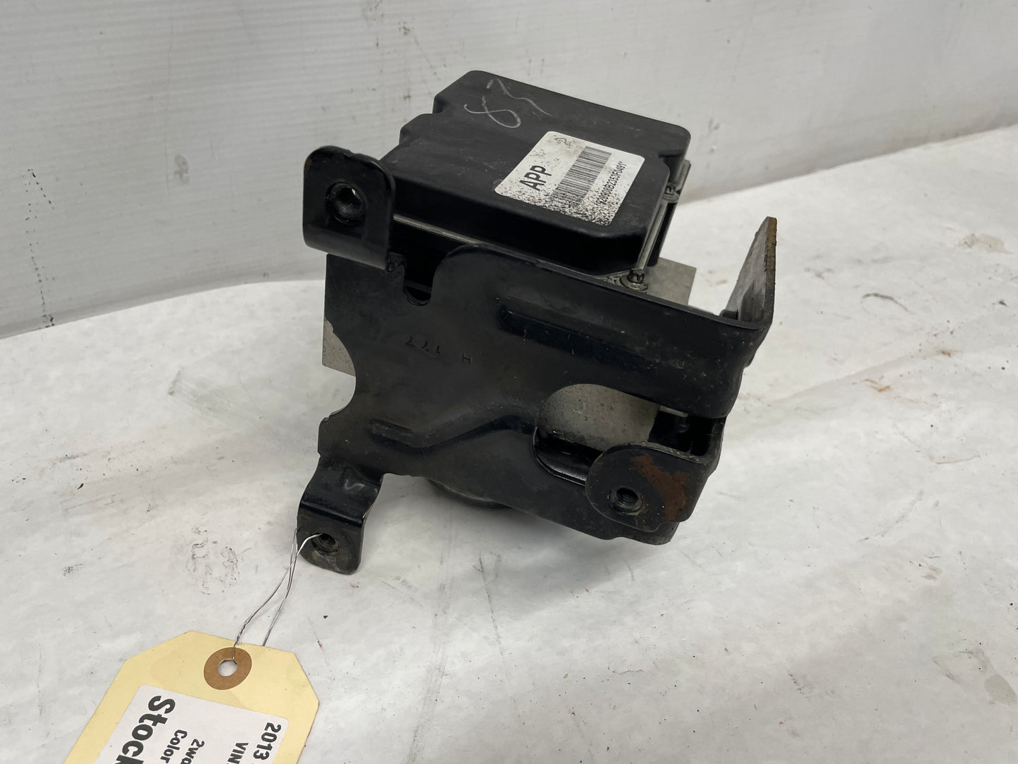 2013 GMC Sierra C1500 SLE ABS Pump Control  Module OEM - Day's Parts Yard