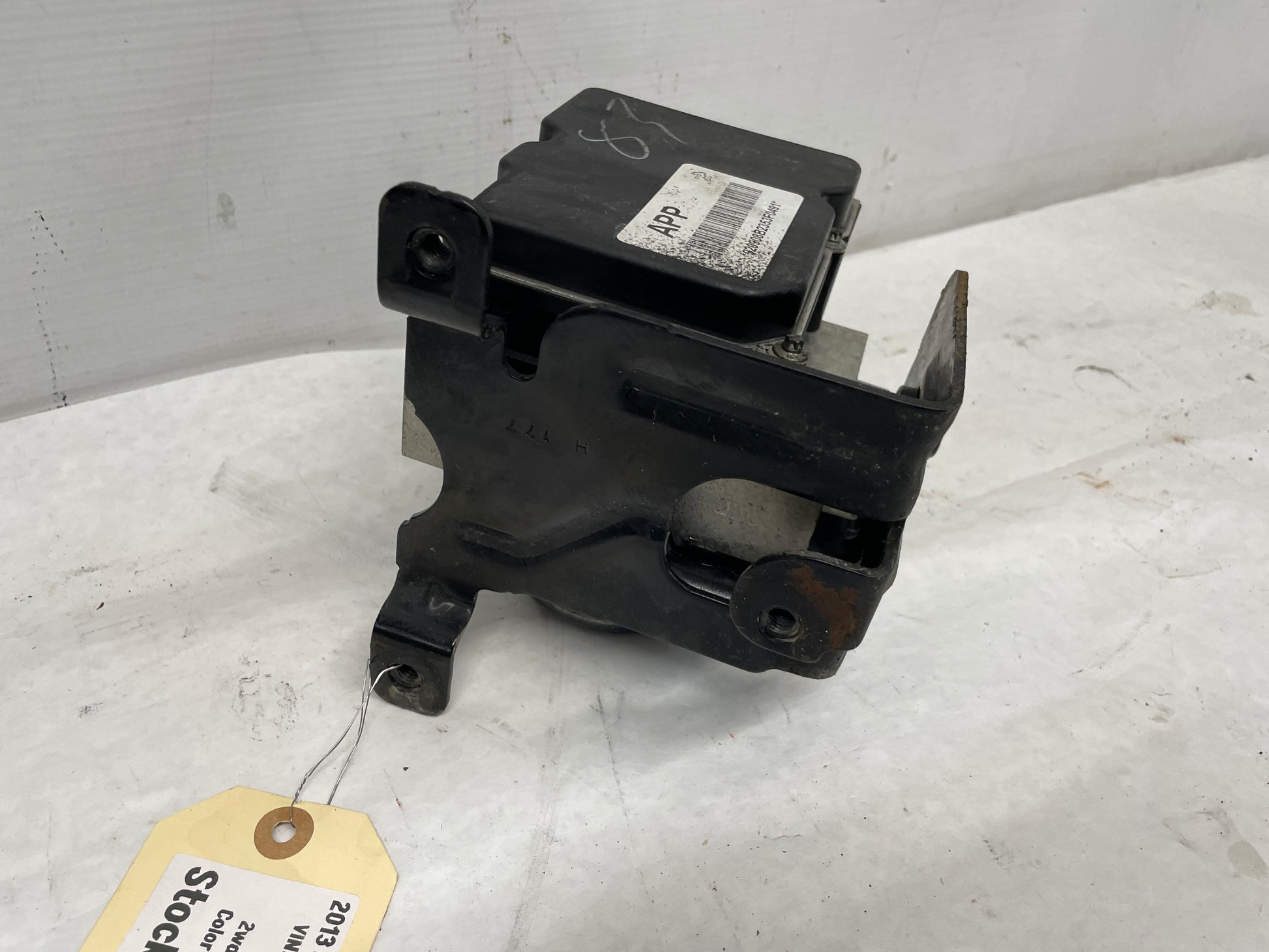 2013 GMC Sierra C1500 SLE ABS Pump Control  Module OEM - Day's Parts Yard