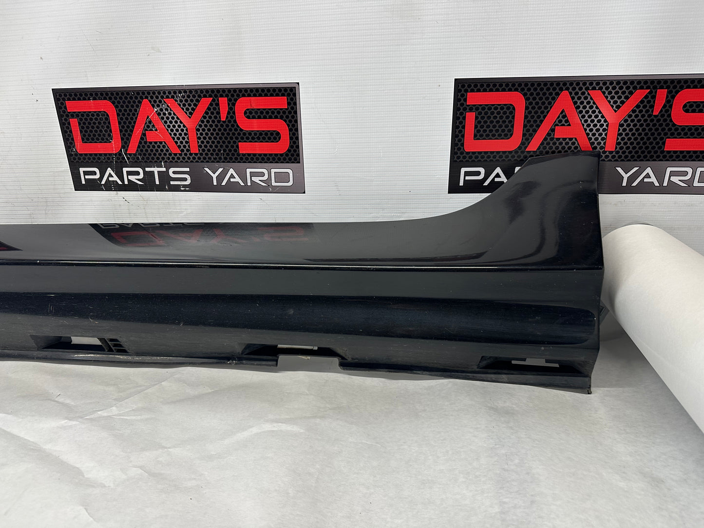 2009 Pontiac G8 GT LH Driver Rocker Molding Side Skirt Panel Trim OEM - Day's Parts Yard