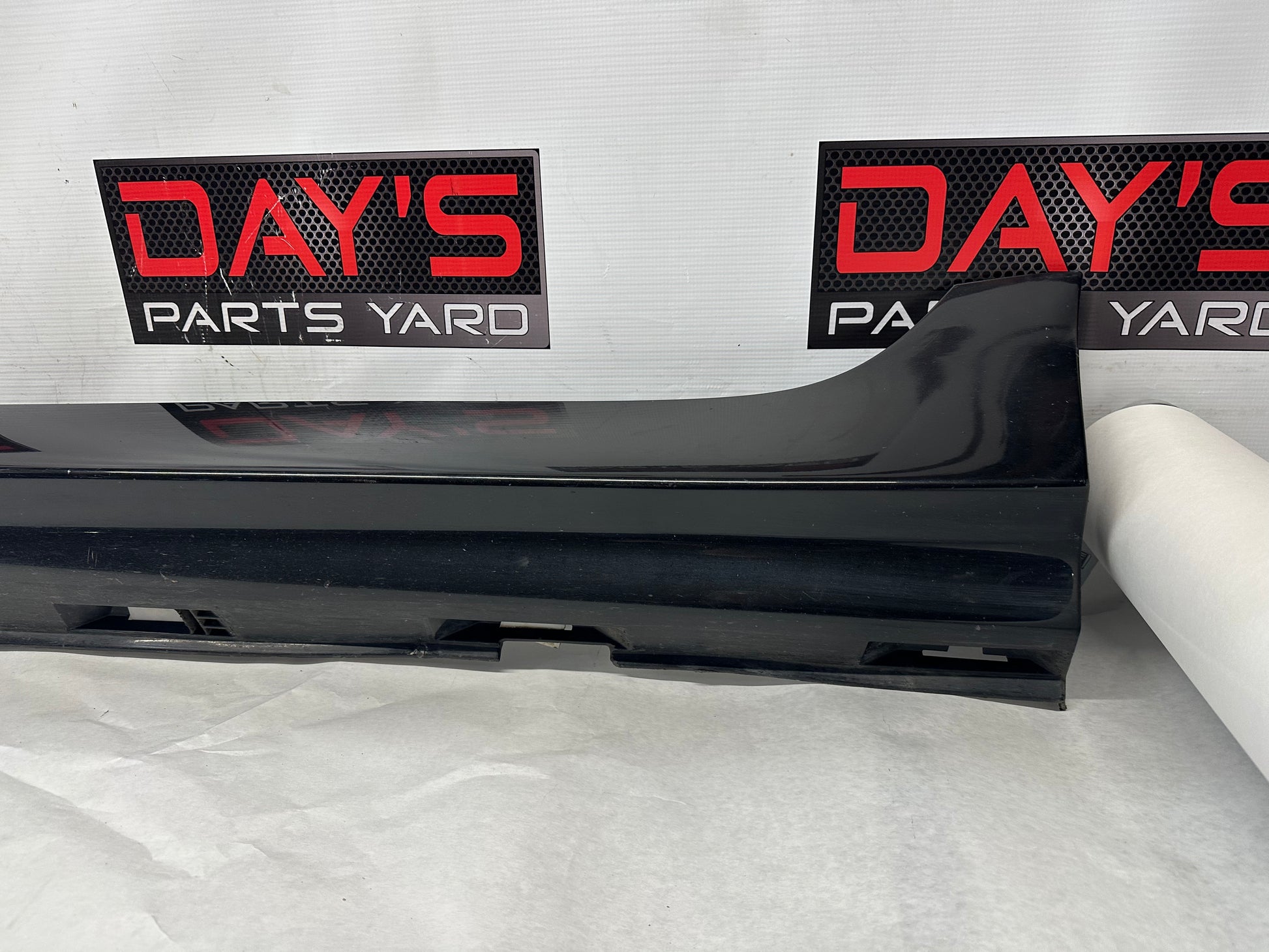 2009 Pontiac G8 GT LH Driver Rocker Molding Side Skirt Panel Trim OEM - Day's Parts Yard