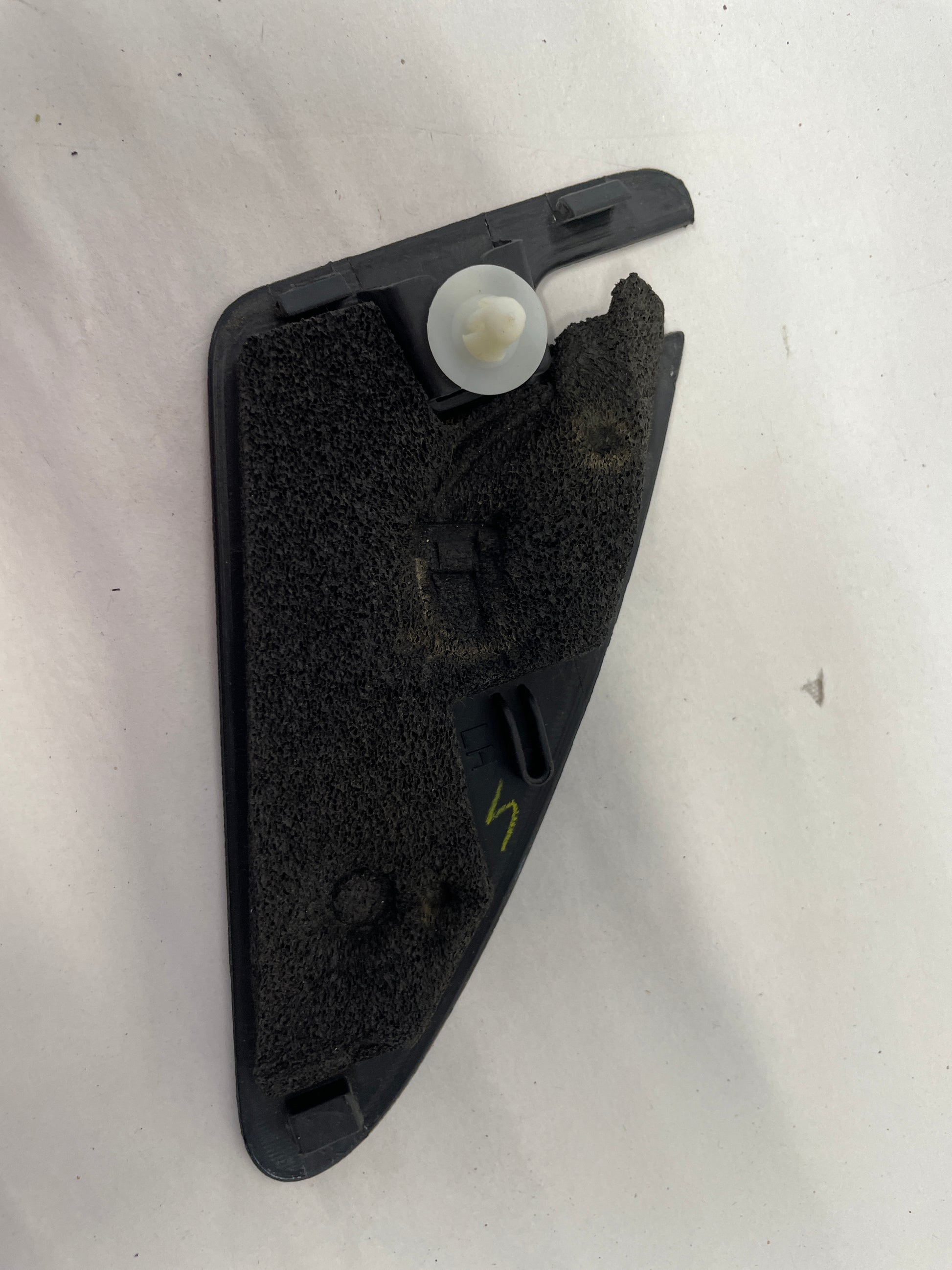 2009 Pontiac G8 GT LH Driver Interior Mirror Bolt Cover OEM - Day's Parts Yard