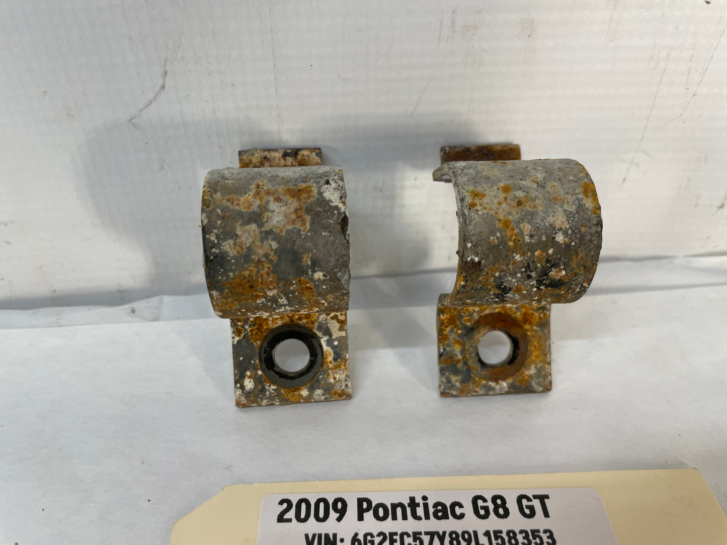 2009 Pontiac G8 Rear Suspension Stabilizer Sway Bar Brackets Clamps OEM