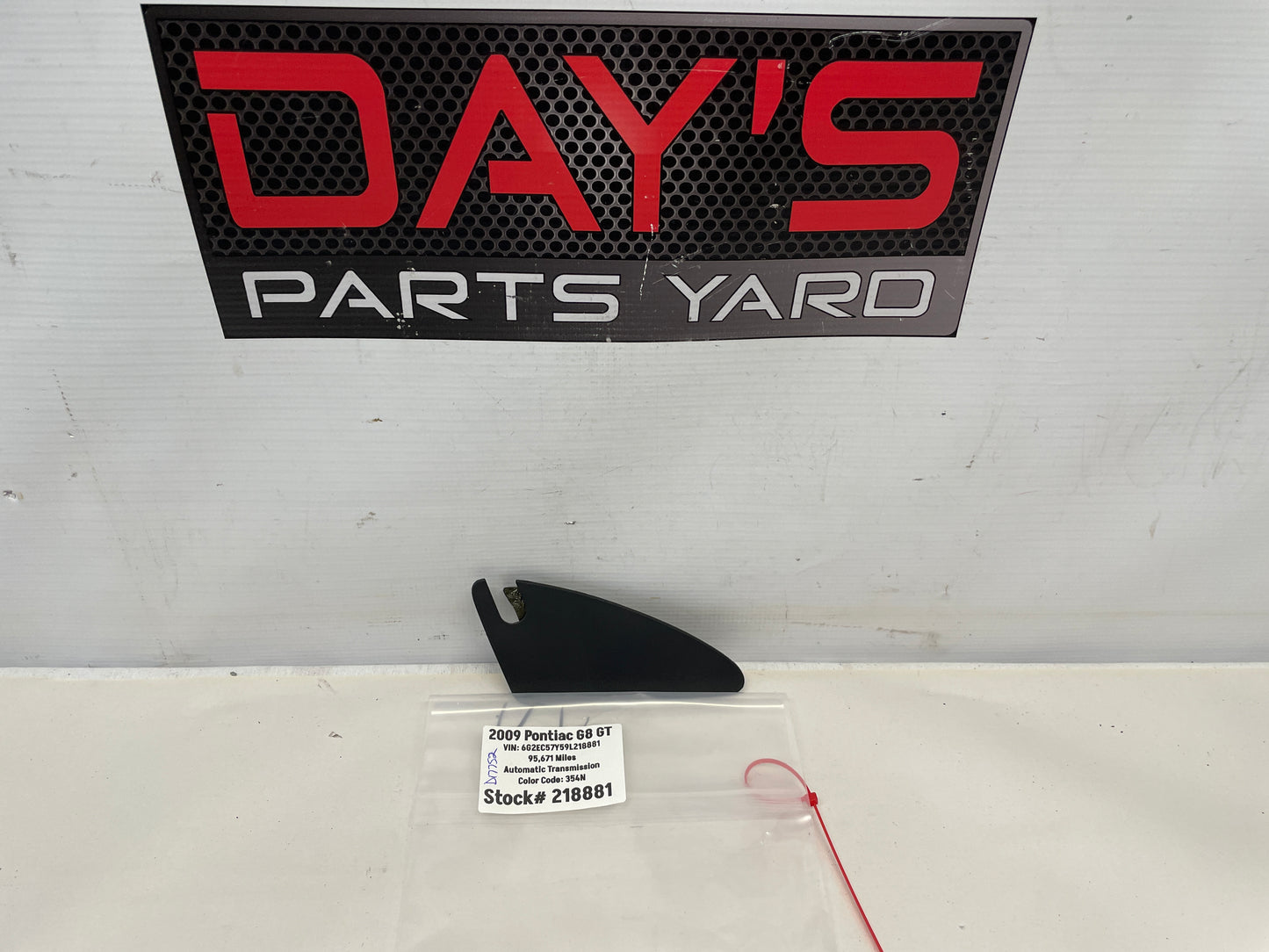2009 Pontiac G8 GT LH Driver Interior Mirror Bolt Cover OEM - Day's Parts Yard