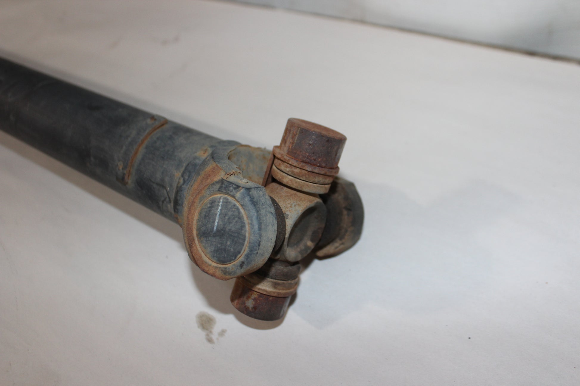 2015 Chevy Silverado 1500 LTZ Front Driveshaft Drive Prop Shaft OEM - Day's Parts Yard