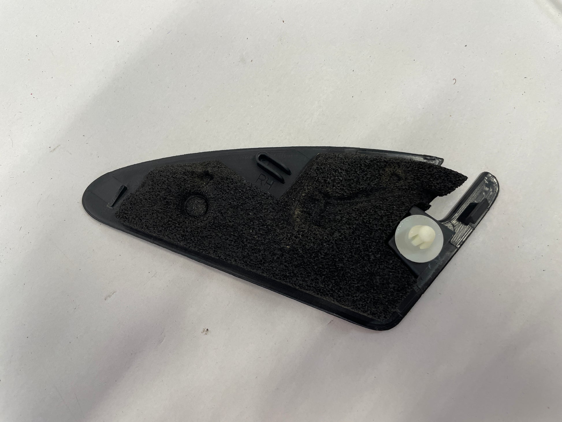 2009 Pontiac G8 GT LH Driver Interior Mirror Bolt Cover OEM - Day's Parts Yard