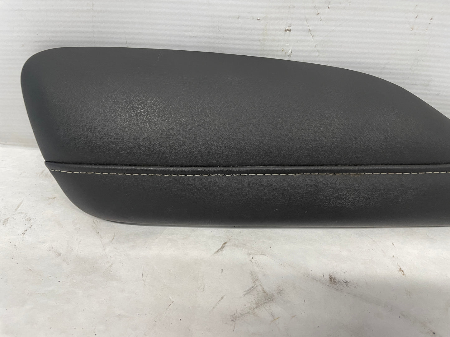 2021 Chevy Camaro 1LE RH Passenger Center Console Knee Pad Gray Stitching OEM