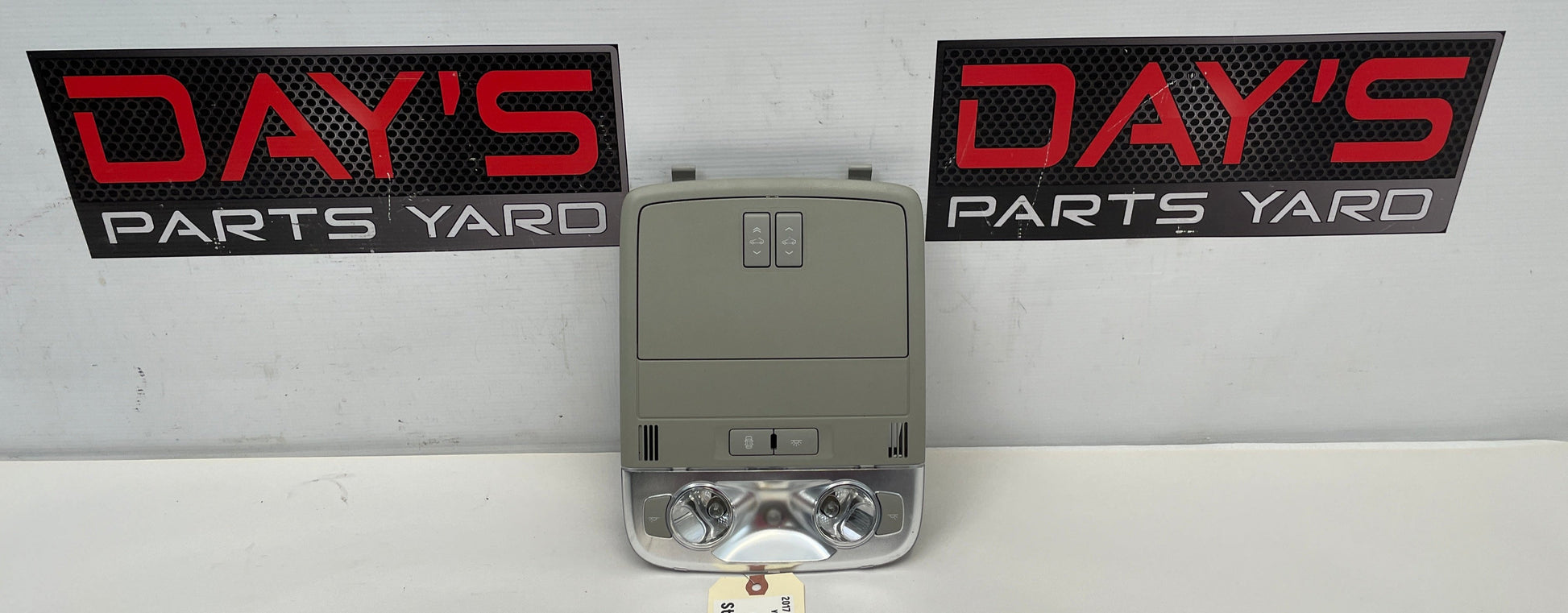 2017 Chevy SS Sedan Over Head Console Dome Light OEM - Day's Parts Yard