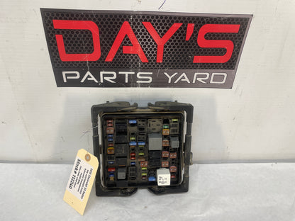2015 Chevy SS Sedan Engine Bay Fuse Relay Wiring Wire Harness Junction Box Block OEM