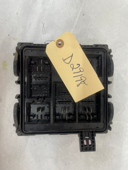 2015 Chevy SS Sedan Engine Bay Fuse Relay Wiring Wire Harness Junction Box Block OEM