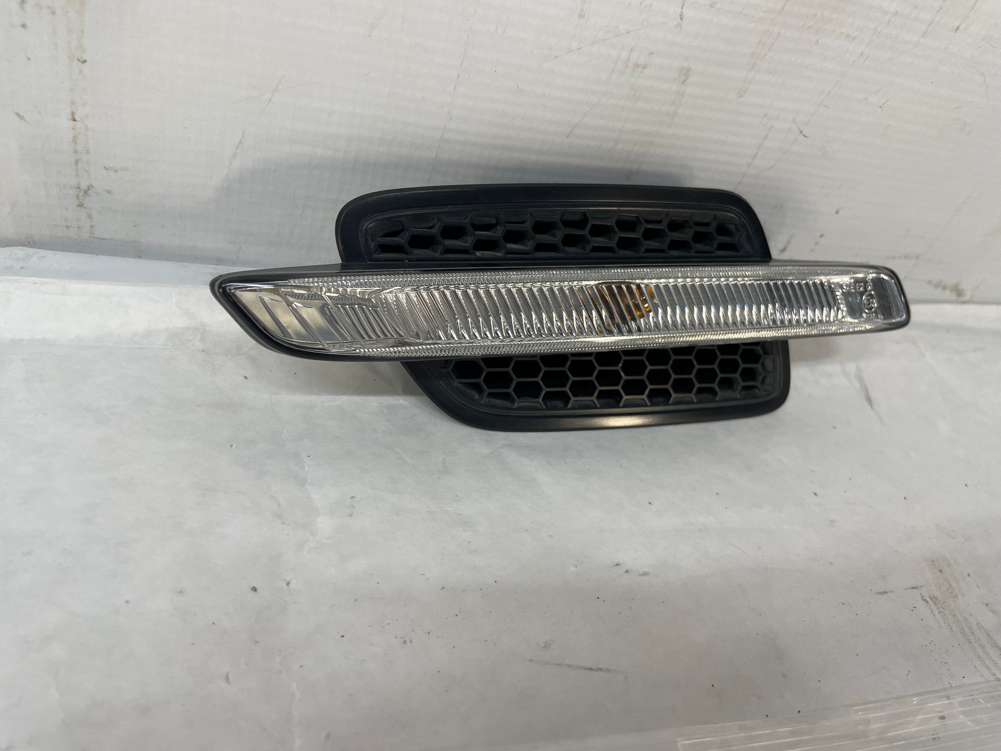 2009 Pontiac G8  Driver Fender Marker Repeater Light Lamp Grill OEM - Day's Parts Yard