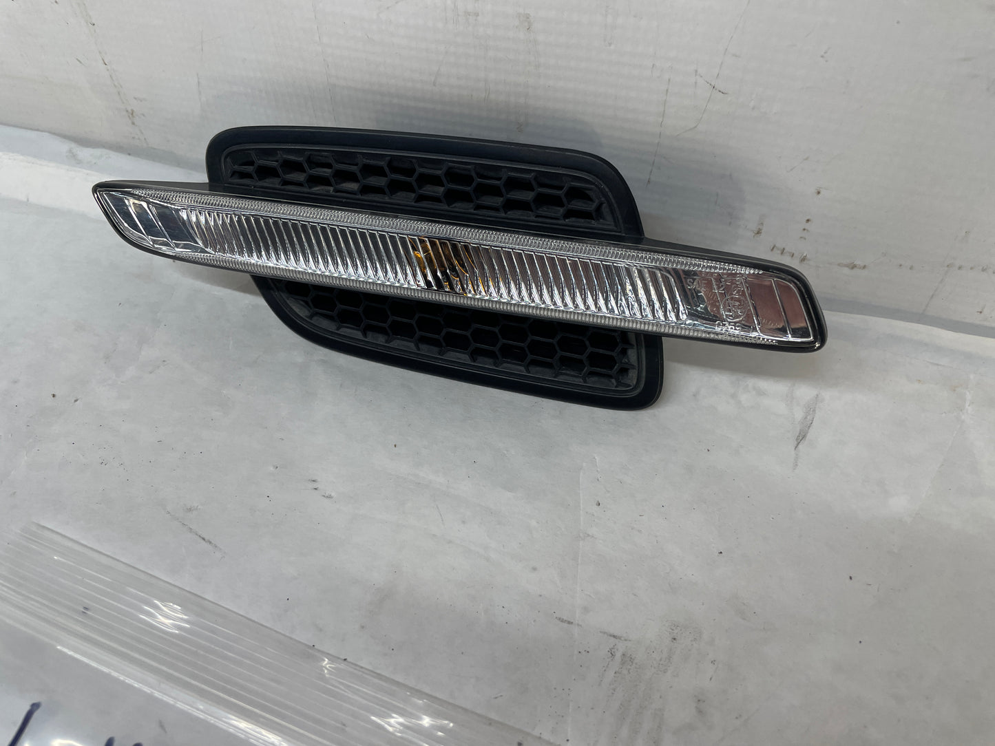 2009 Pontiac G8  Driver Fender Marker Repeater Light Lamp Grill OEM - Day's Parts Yard