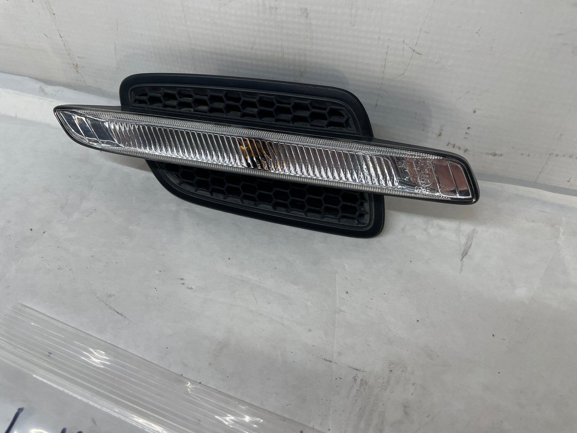 2009 Pontiac G8  Driver Fender Marker Repeater Light Lamp Grill OEM - Day's Parts Yard
