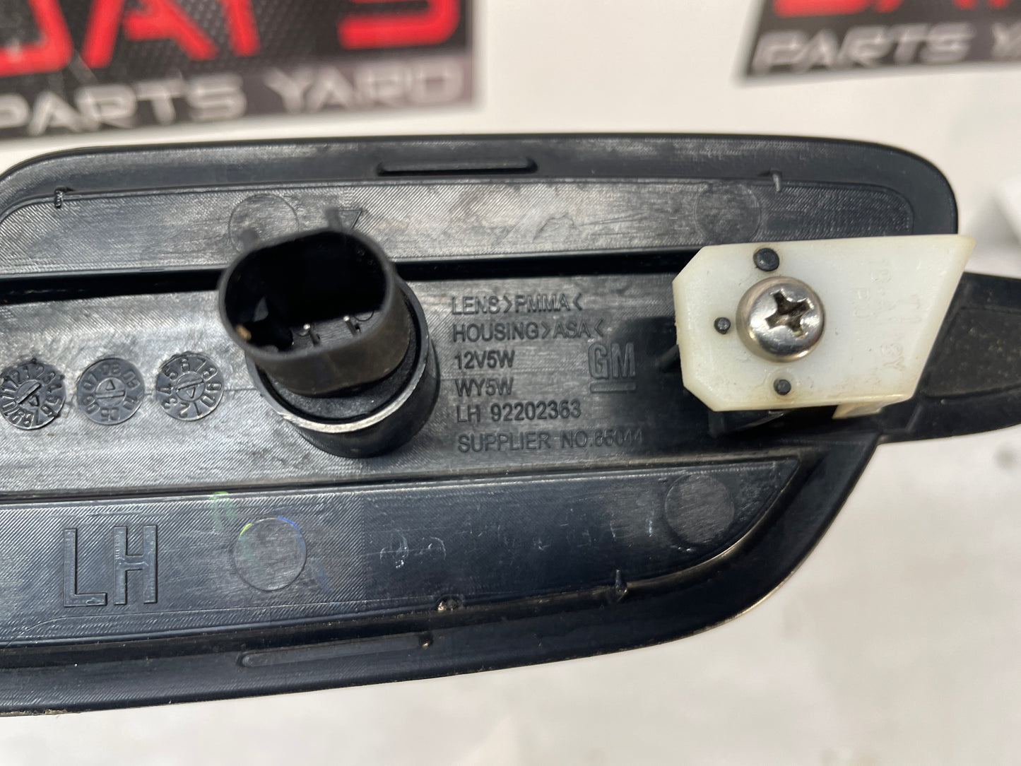 2009 Pontiac G8  Driver Fender Marker Repeater Light Lamp Grill OEM - Day's Parts Yard