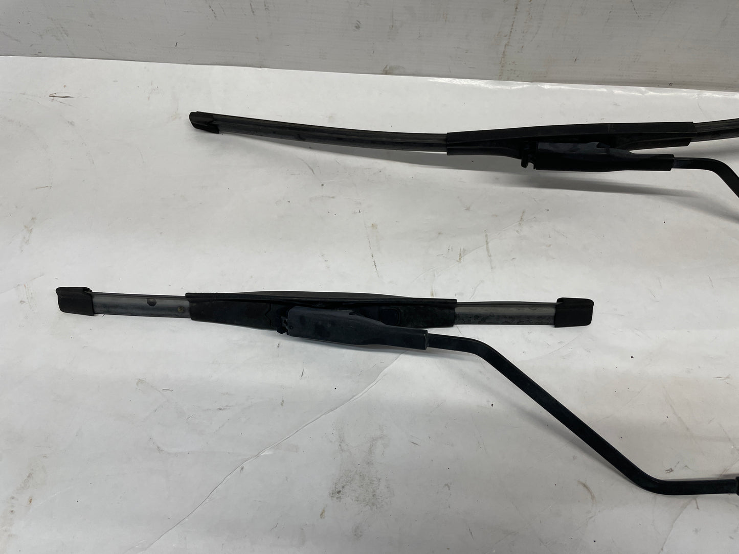 2016 Chevy SS Sedan RH & LH Windshield Wiper Arms Set OEM - Day's Parts Yard