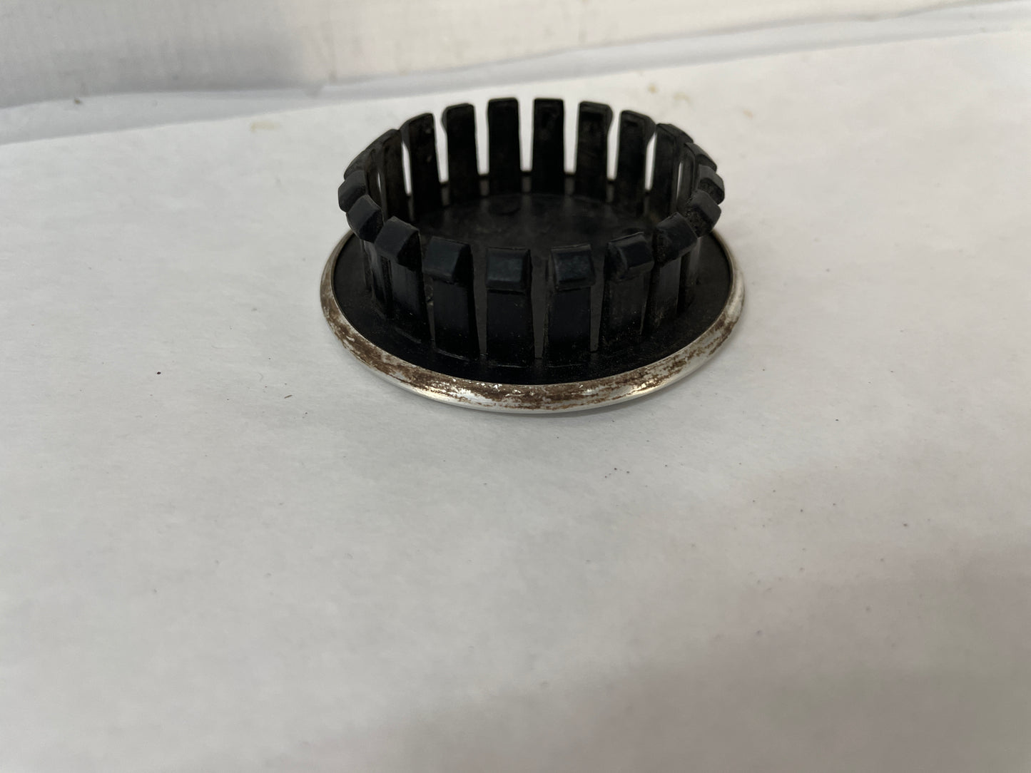 2015 Chevy Camaro SS Wheel Center Cap OEM - Day's Parts Yard