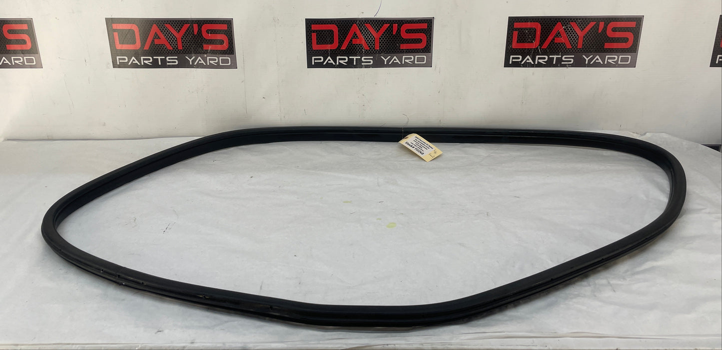 2015 Chevy SS Sedan LH Driver Front Door Weather Strip Rubber Seal OEM
