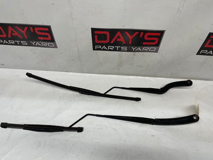 2016 Chevy SS Sedan RH & LH Windshield Wiper Arms Set OEM - Day's Parts Yard