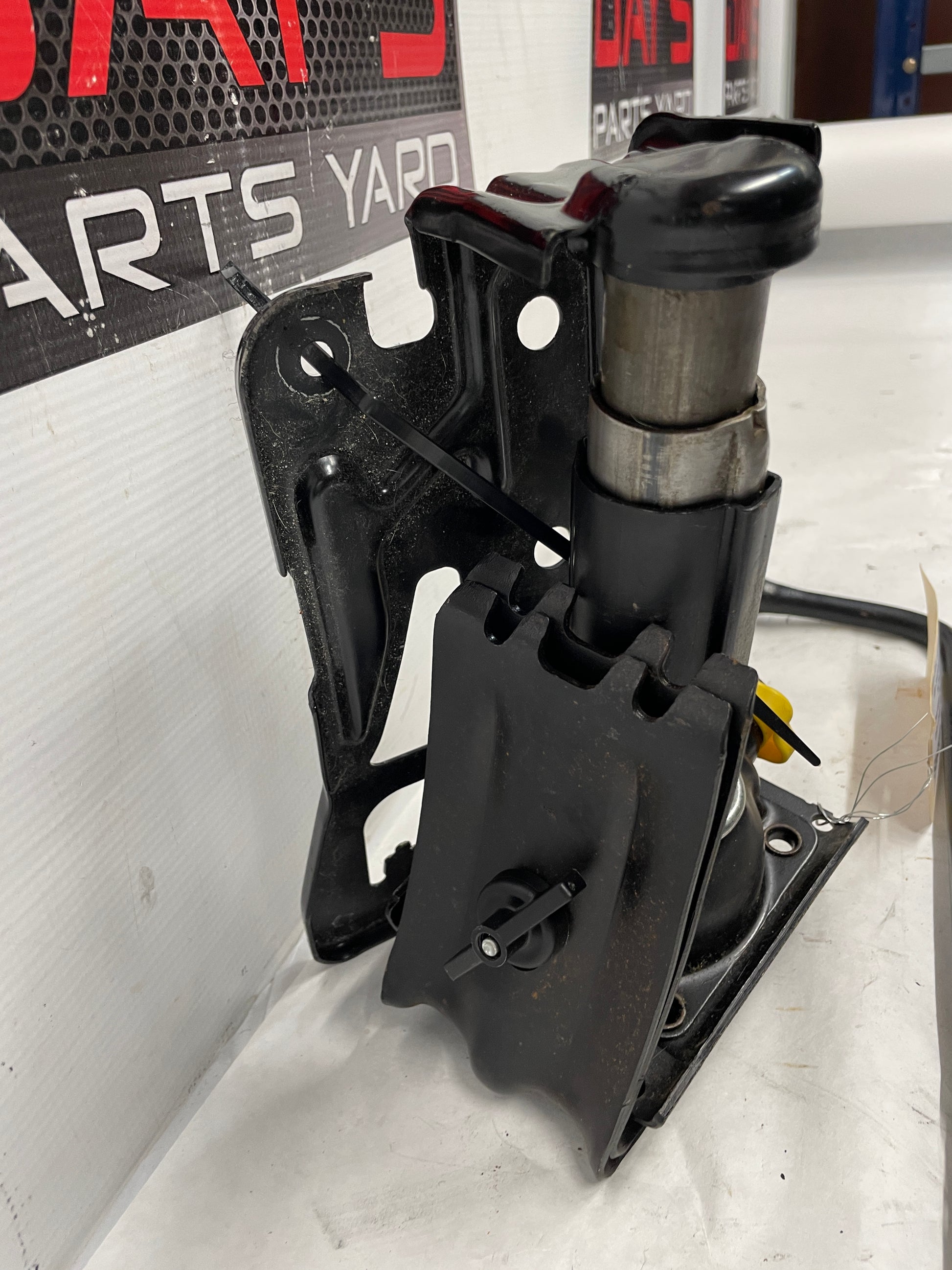 2013 GMC Sierra C1500 SLE Spare Tire Emergency Jack Kit with Tools Set OEM - Day's Parts Yard