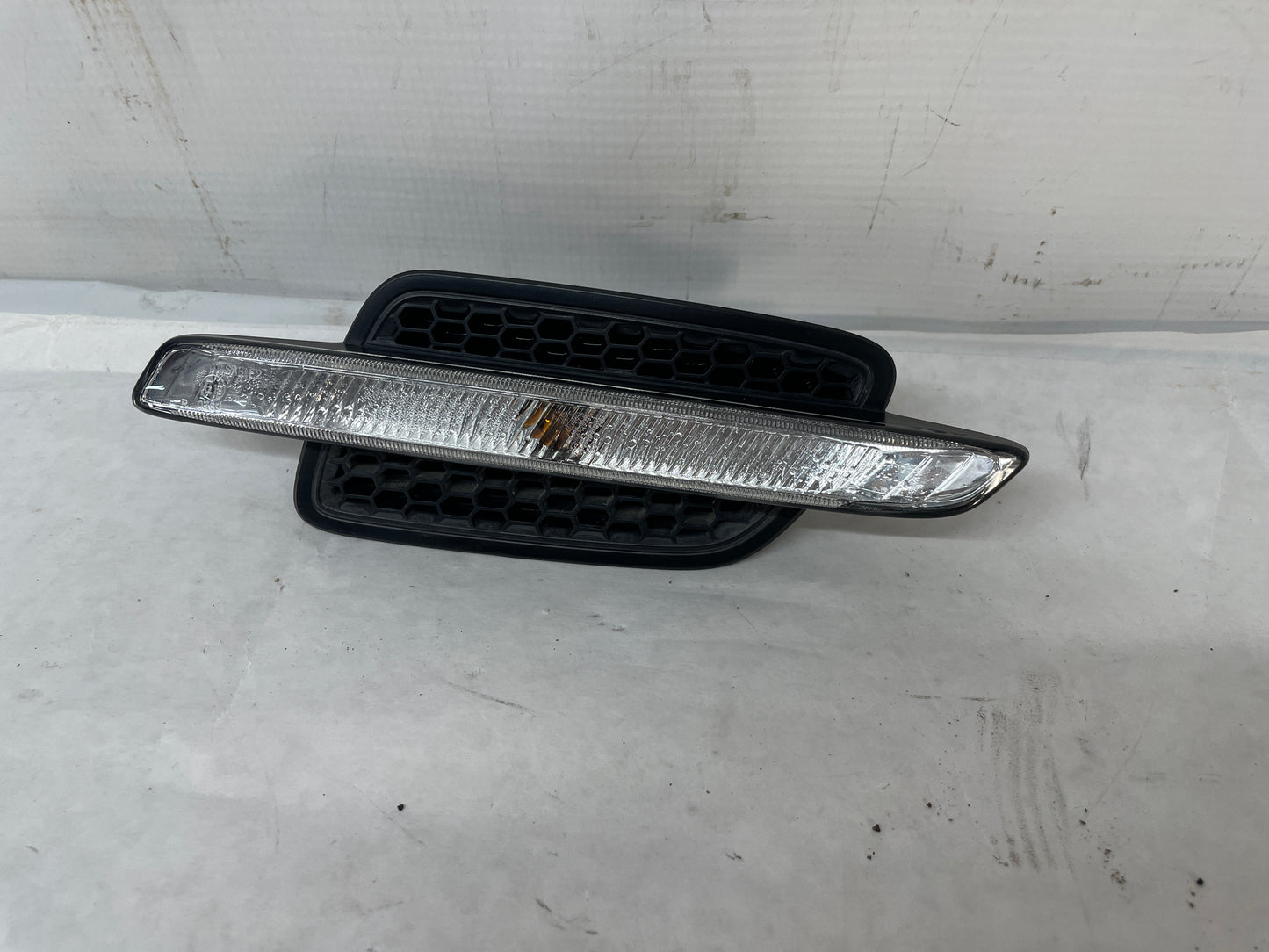 2009 Pontiac G8 GT RH Passenger Fender Marker Repeater Lamp Light OEM - Day's Parts Yard
