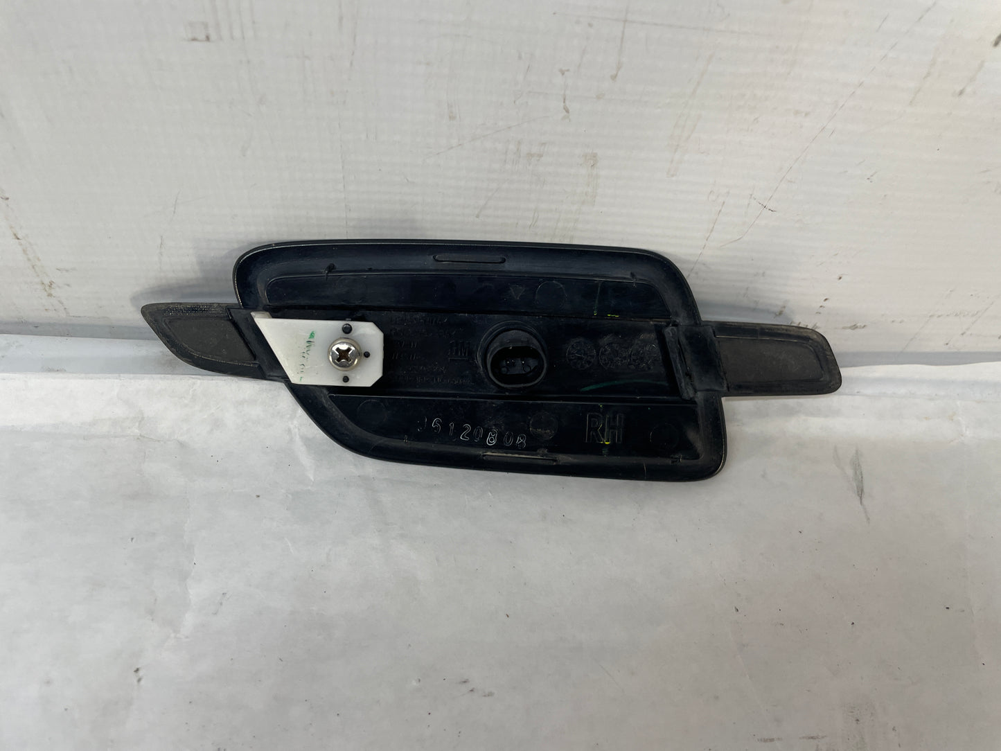 2009 Pontiac G8 GT RH Passenger Fender Marker Repeater Lamp Light OEM - Day's Parts Yard