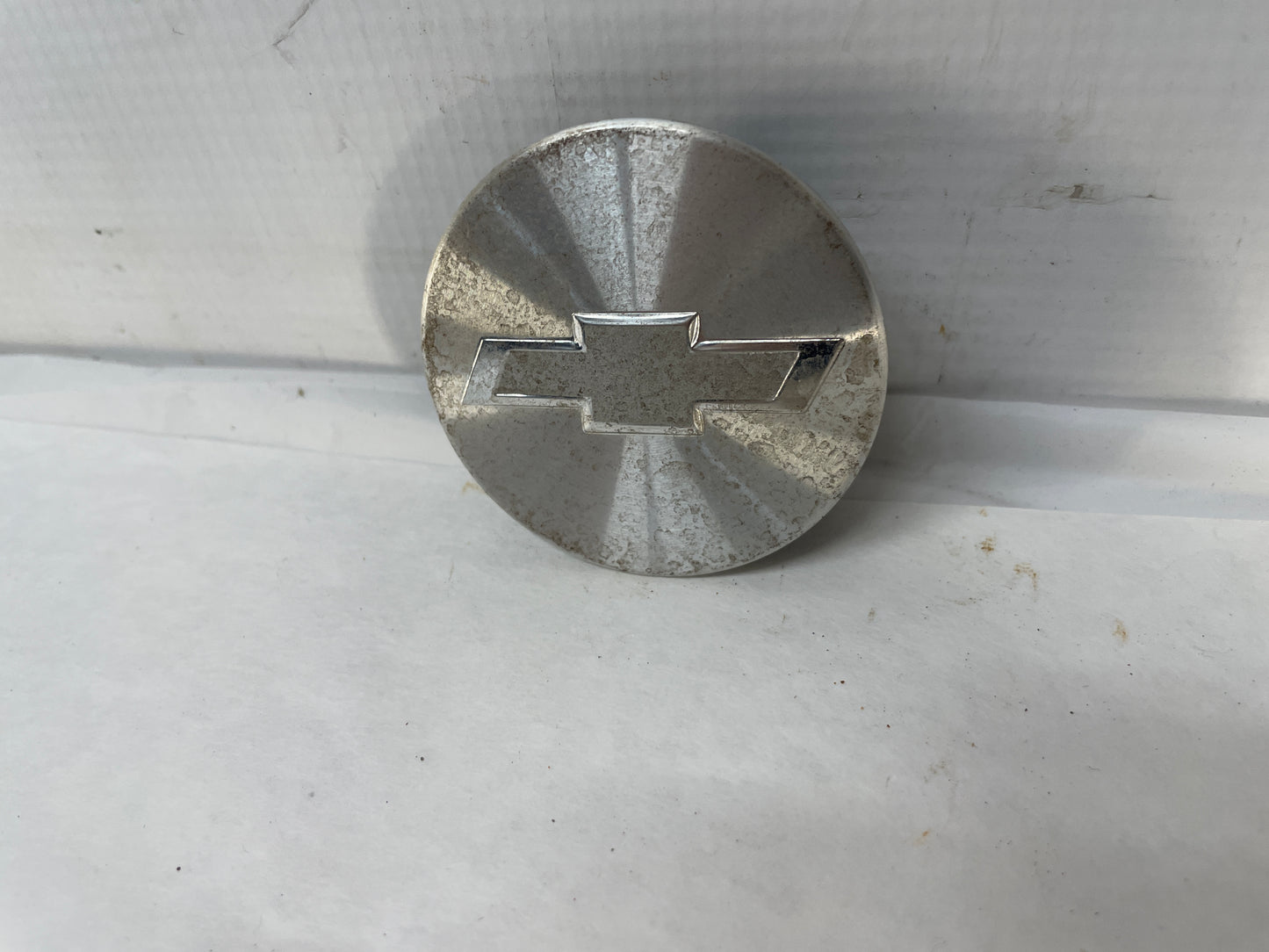 2015 Chevy Camaro SS Wheel Center Cap OEM - Day's Parts Yard