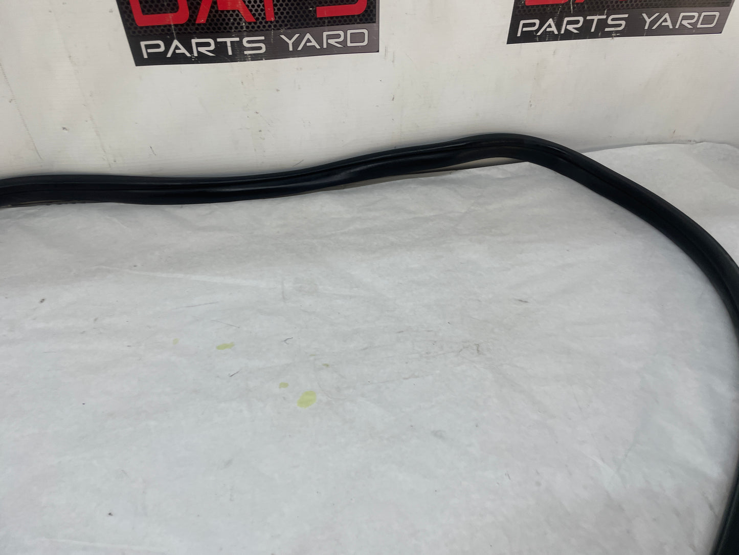 2015 Chevy SS Sedan RH Passenger Front Door Weather Strip Rubber Seal OEM